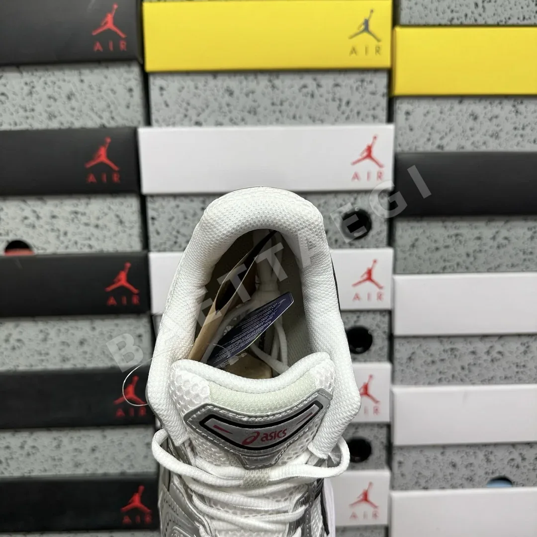 아식스 [LZ] 젤 카야노 14 1201A019-104 200596 Asics Gel-Kayano 14 White Pure Silver 상세 이미지 8