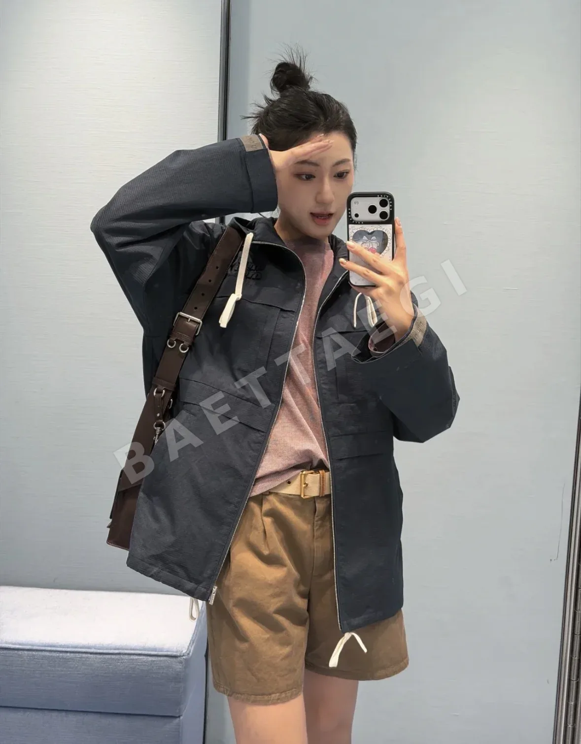 미우미우 3D 로고 후드 여성 자켓 상세 이미지 3