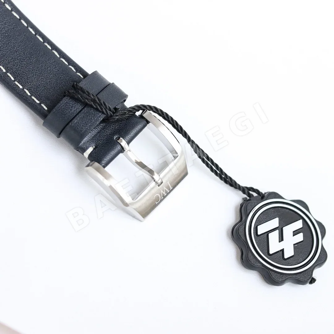 IWC 파일럿 페트로나스 그린 다이얼 시계 상세 이미지 9