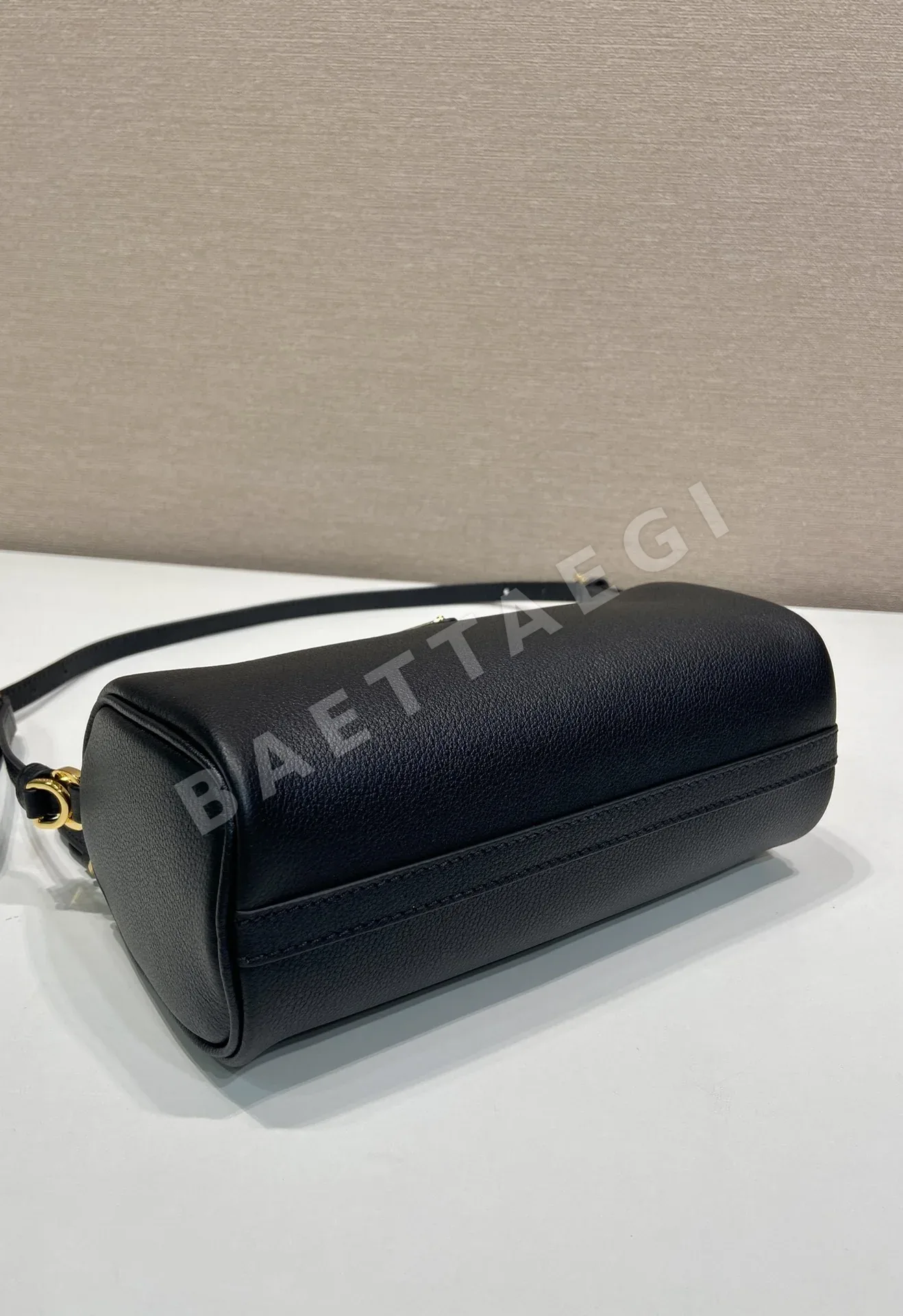 프라다 카프스킨 클러치 가방 1BC239 상세 이미지 6