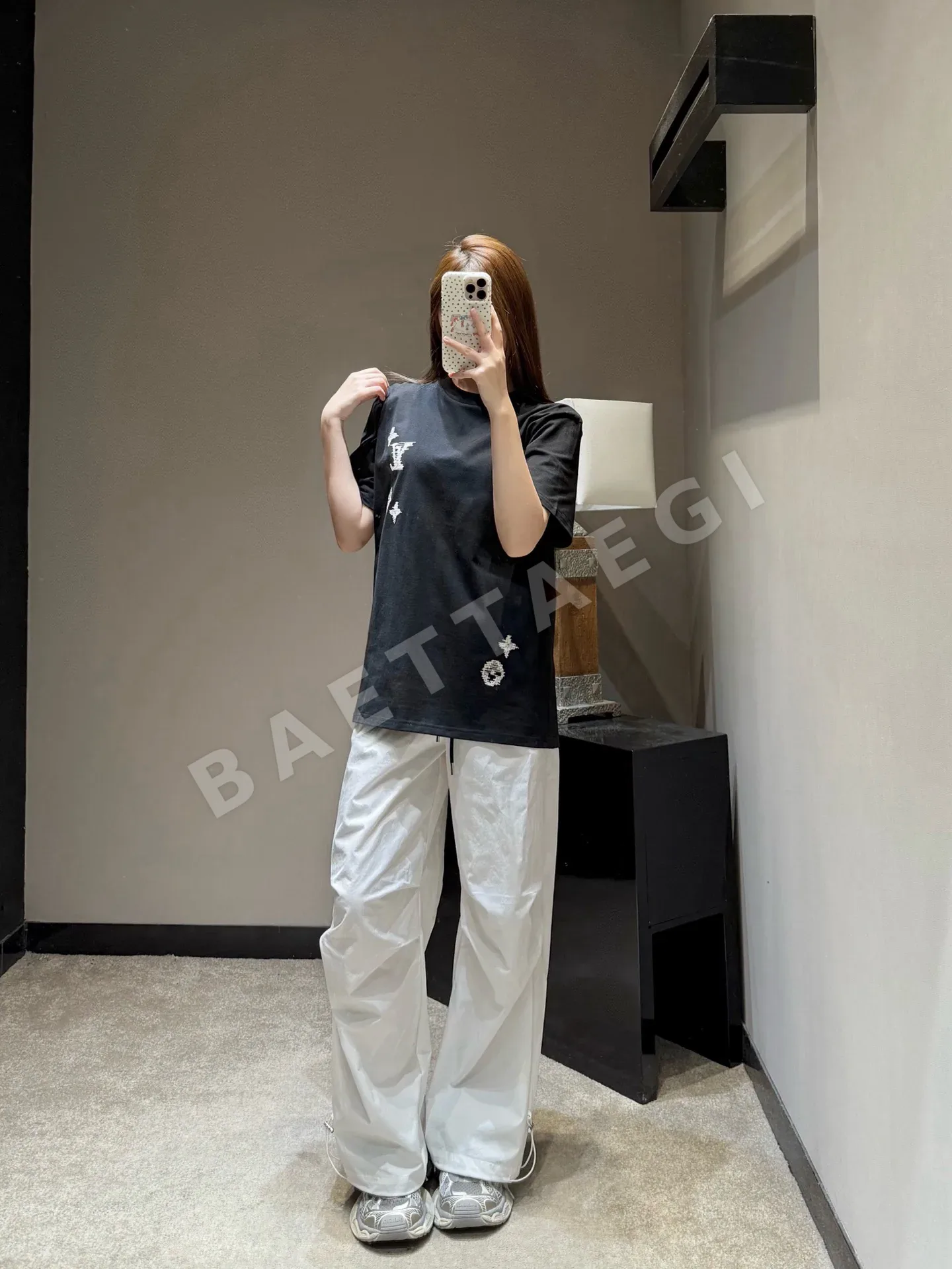 루이비통 헤비 자수 모노그램 여성 반팔 티셔츠 상세 이미지 6