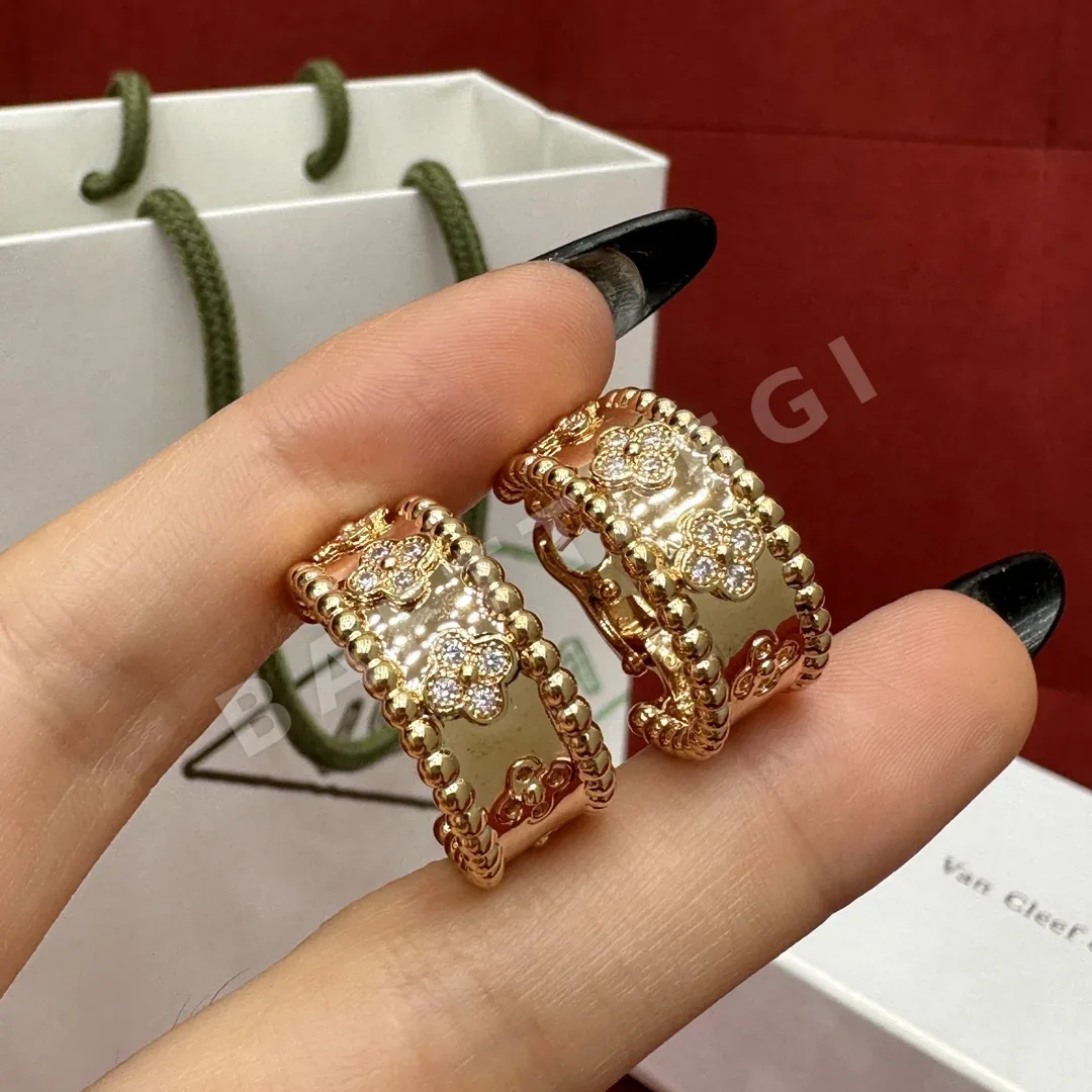 반클리프앤아펠 펄레 클로버 다이아몬드 클립온 귀걸이 178588