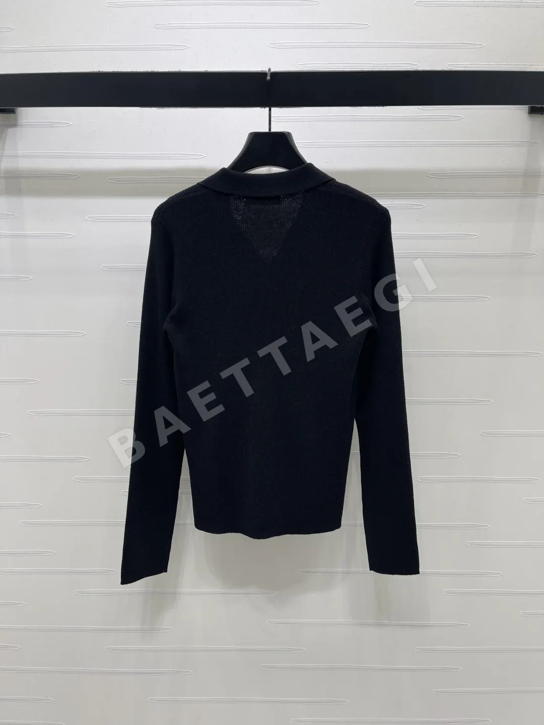 디올 V넥 세로 골지 니트 탑 상세 이미지 8