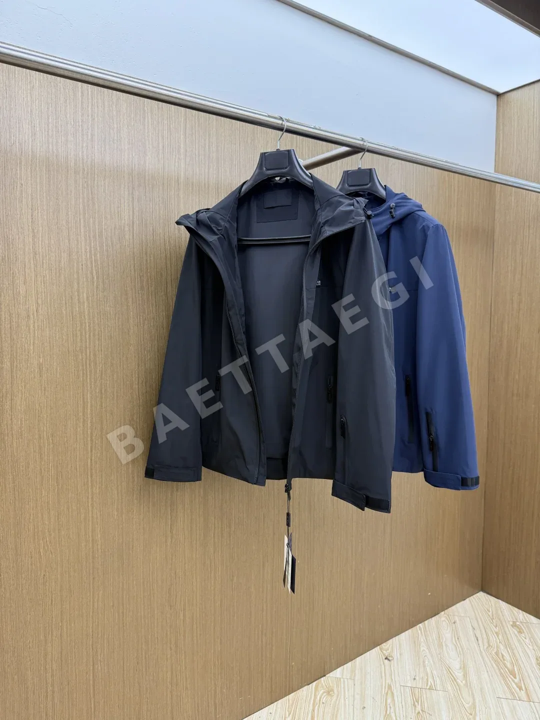 프라다 후드 캐주얼 방풍 자켓 상세 이미지 8