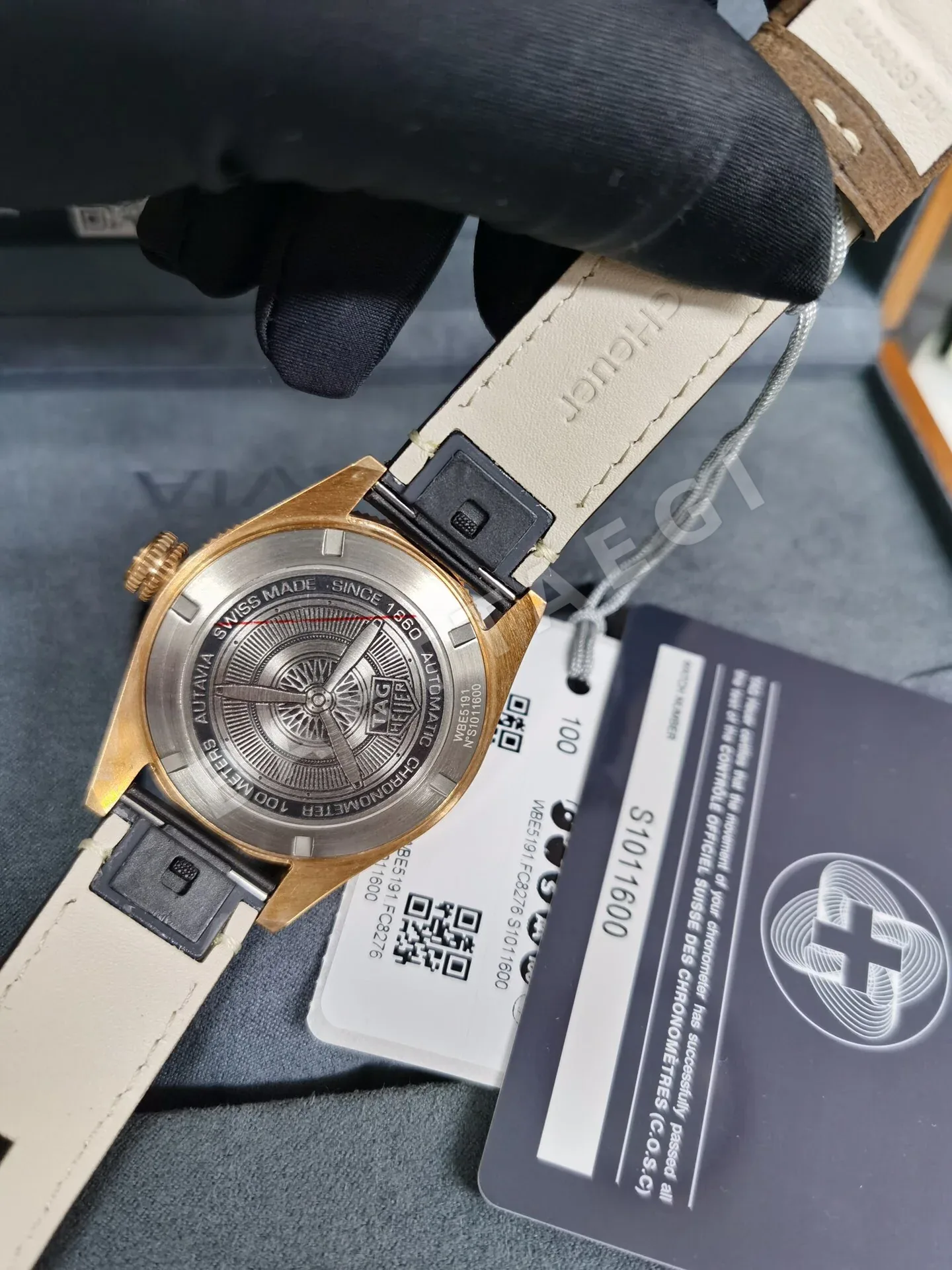 태그호이어 오타비아 브론즈 오토매틱 남성 시계 상세 이미지 9
