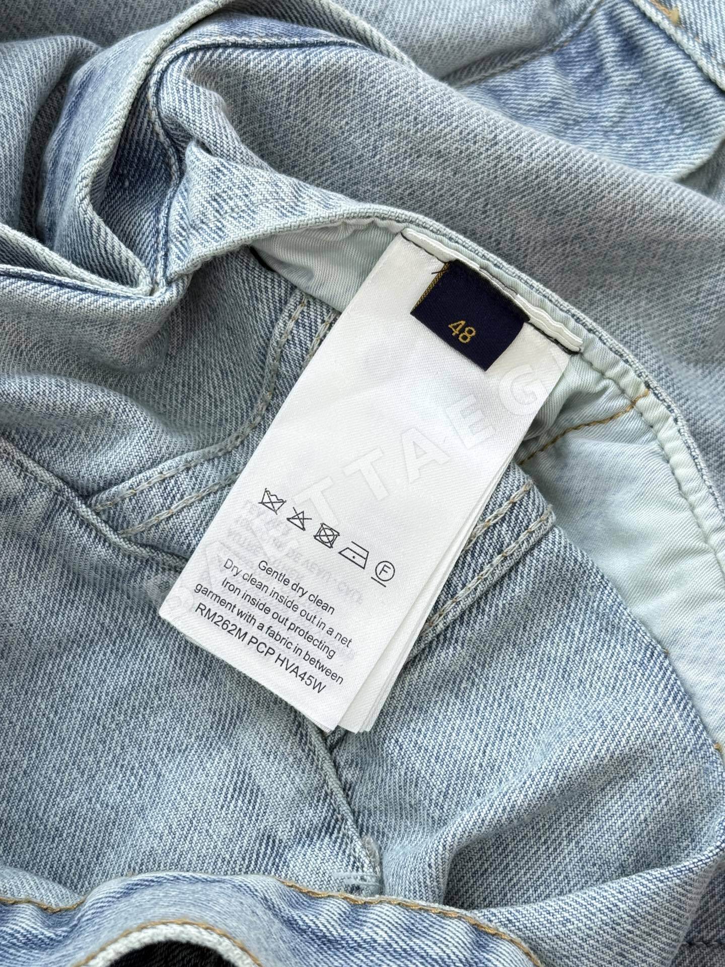 루이비통 LV 배지 워시드 데님 자켓 상세 이미지 9