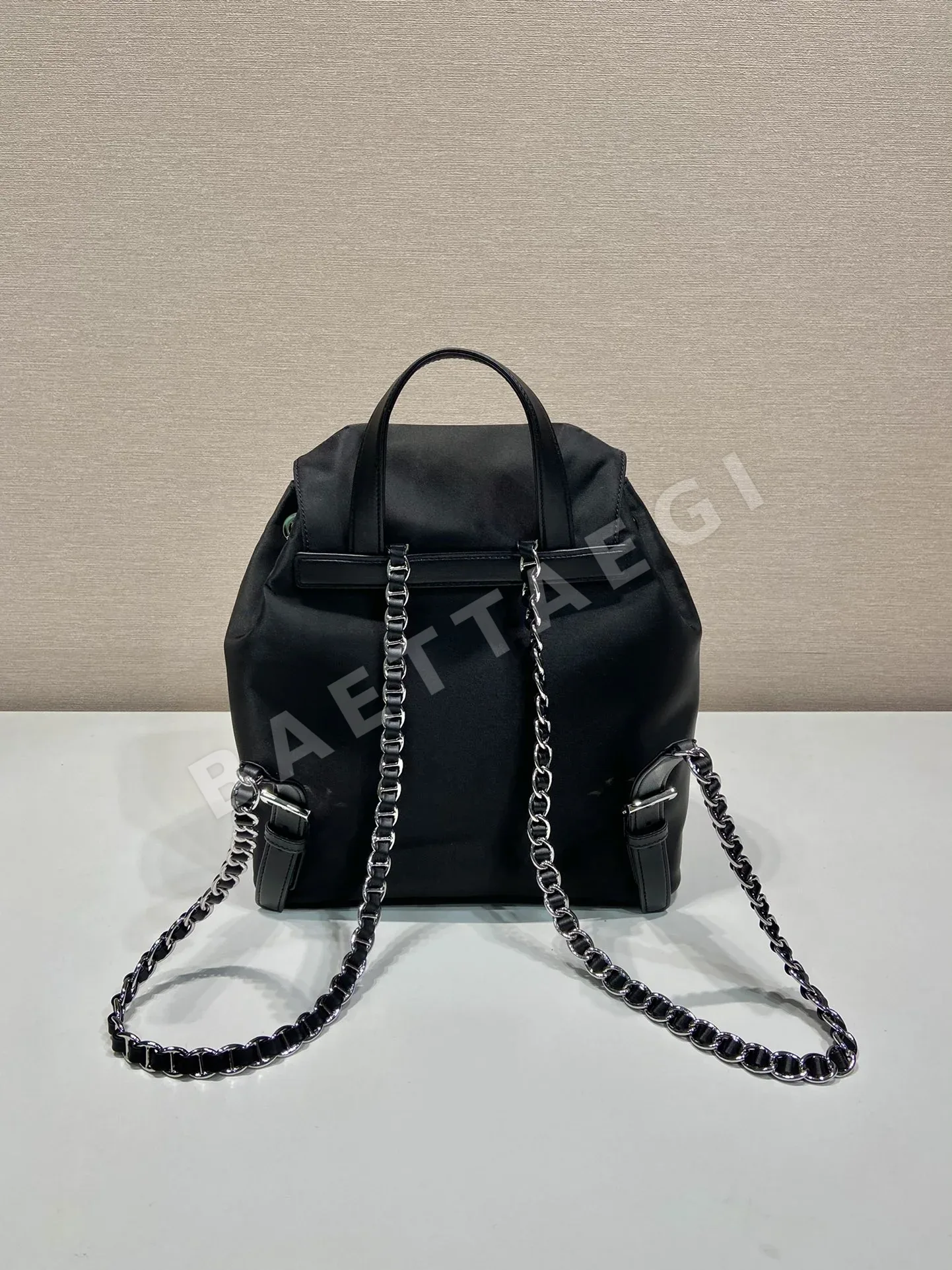 프라다 나일론 카프스킨 백팩 1BZ831 상세 이미지 4
