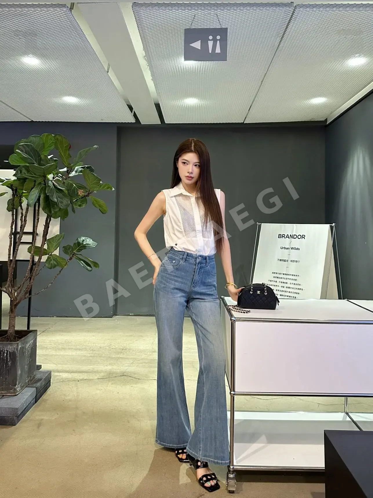 샤넬 여성 슬림 핏 진 바지 상세 이미지 1