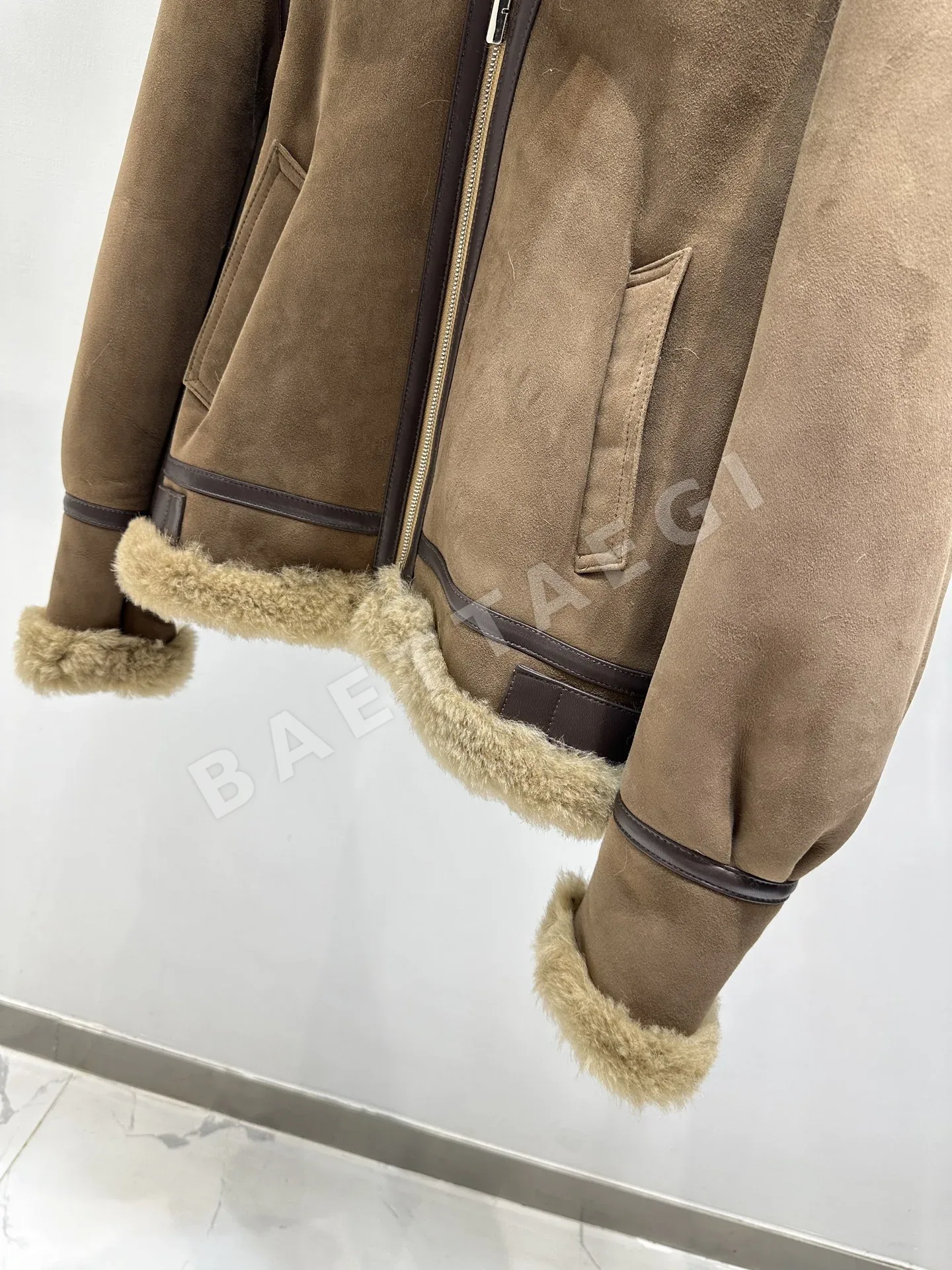 버버리 시프스킨 퍼 안감 자켓 상세 이미지 4