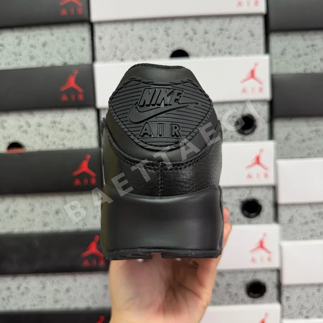 나이키 [XY] 에어 맥스 90 CZ5594-001 201052 Nike Air Max 90 Leather Triple Black 상세 이미지 9