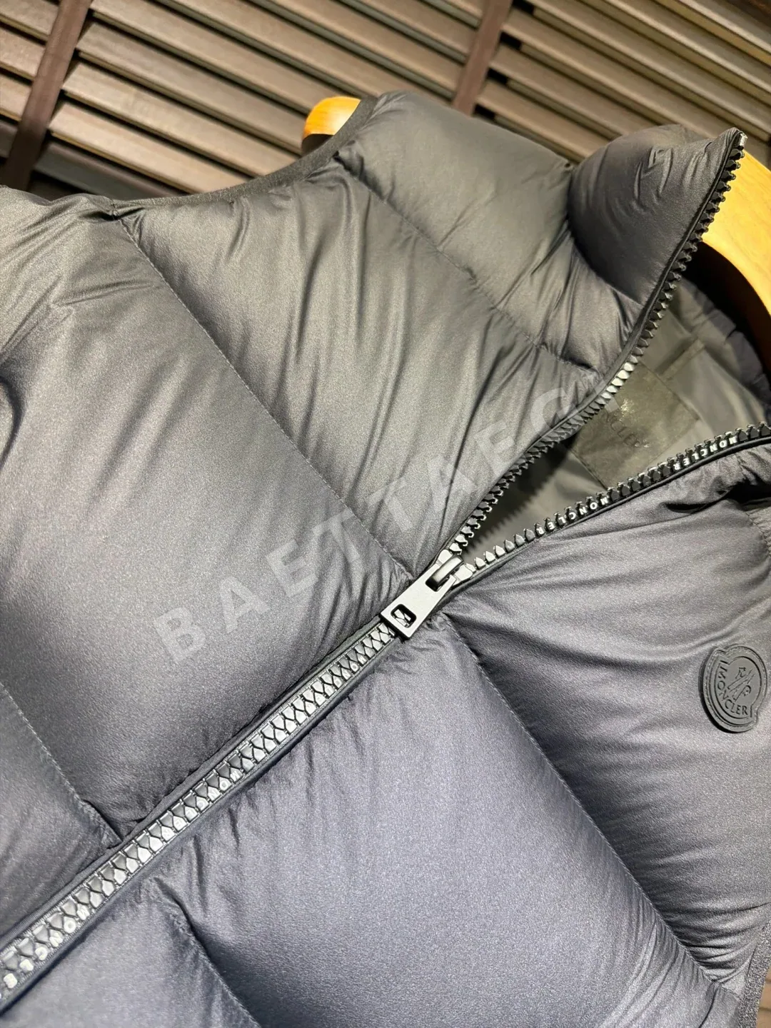 몽클레르 환경친화 폴리에스터 화이트 덕다운 남성 조끼 상세 이미지 7