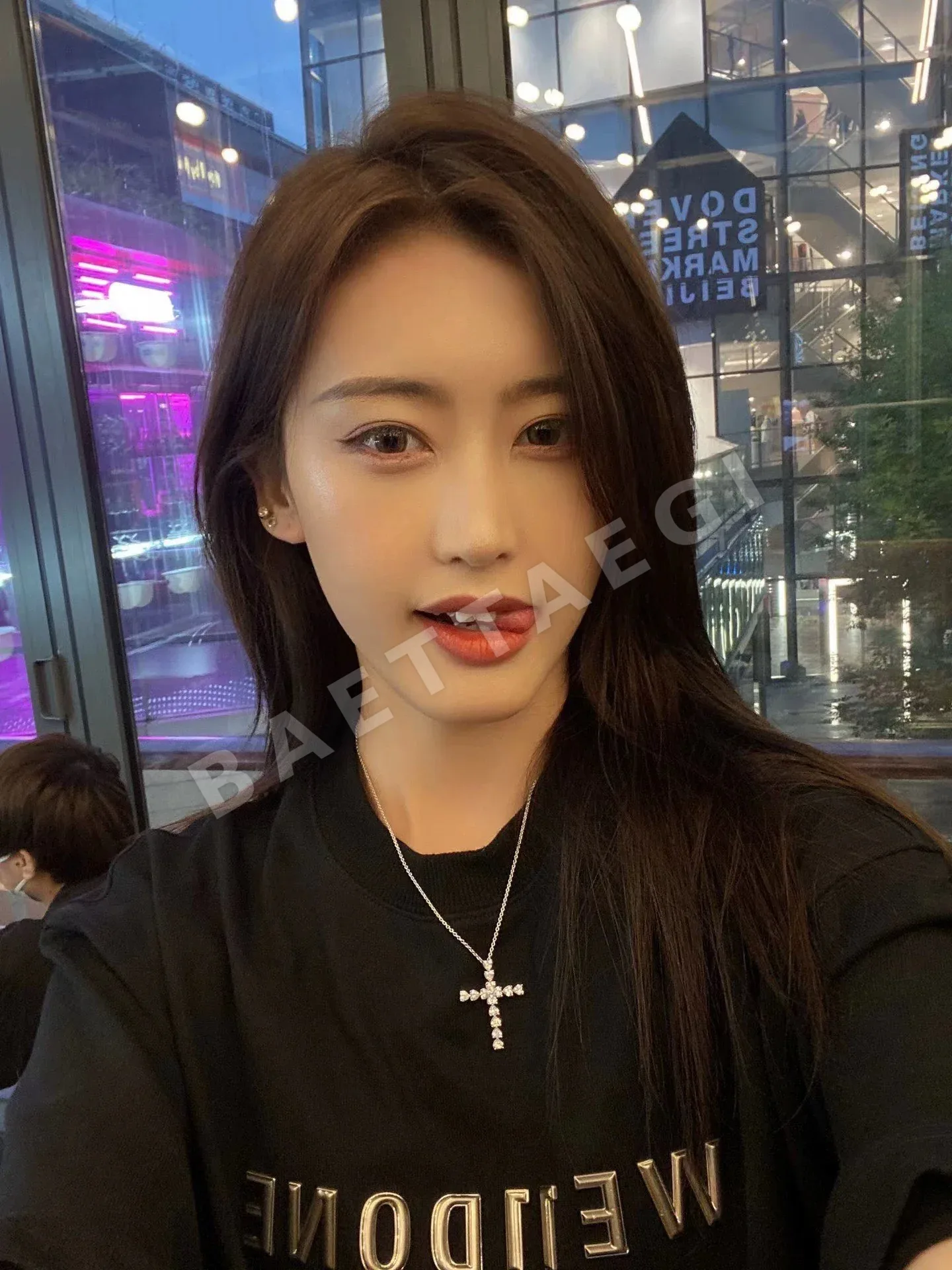 해리윈스턴 하트형 다이아몬드 라지 크로스 목걸이 상세 이미지 4