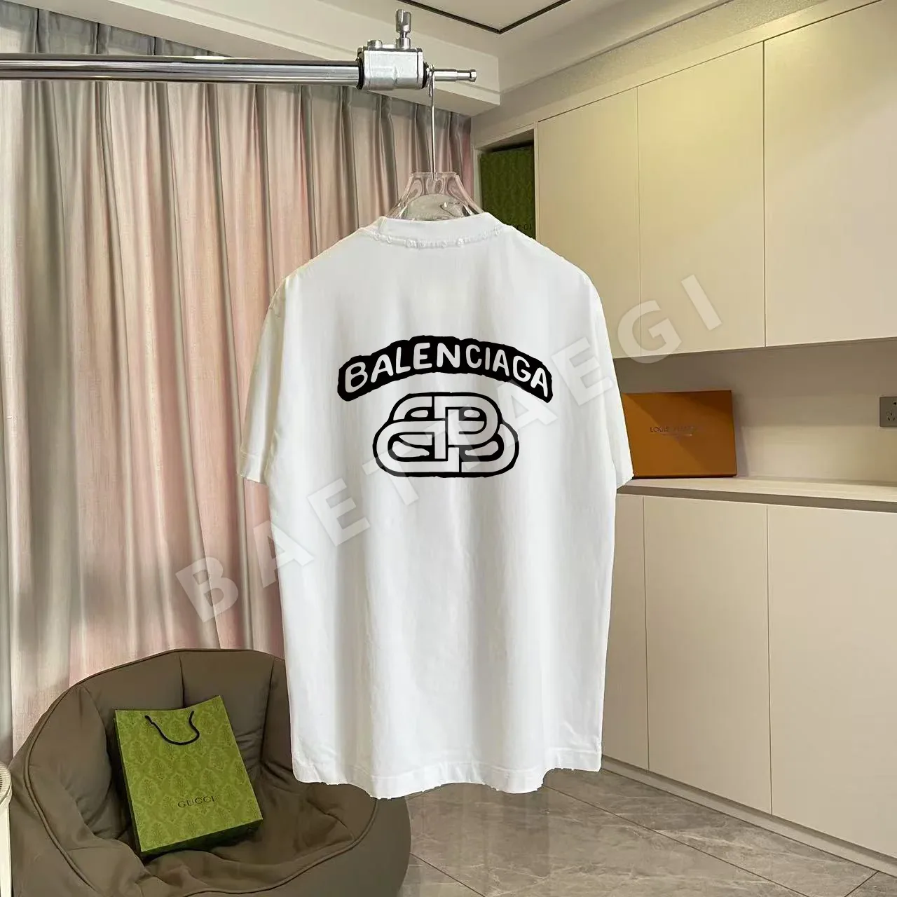 발렌시아가 워시 데미지 로고 반팔 티셔츠 상세 이미지 7