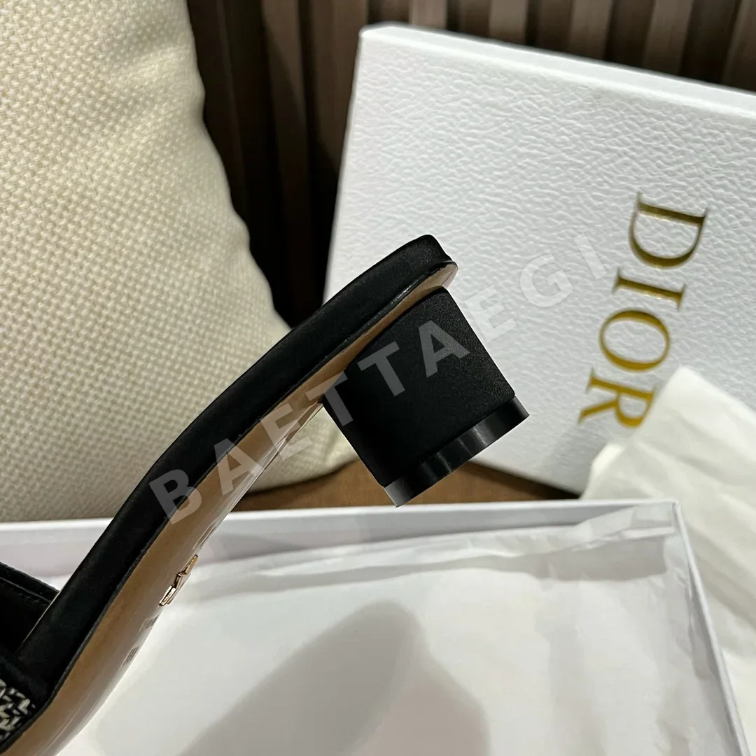 디올 크리스챤 디올 Dway 힐 슬라이드 블랙 여성 뮬 상세 이미지 8