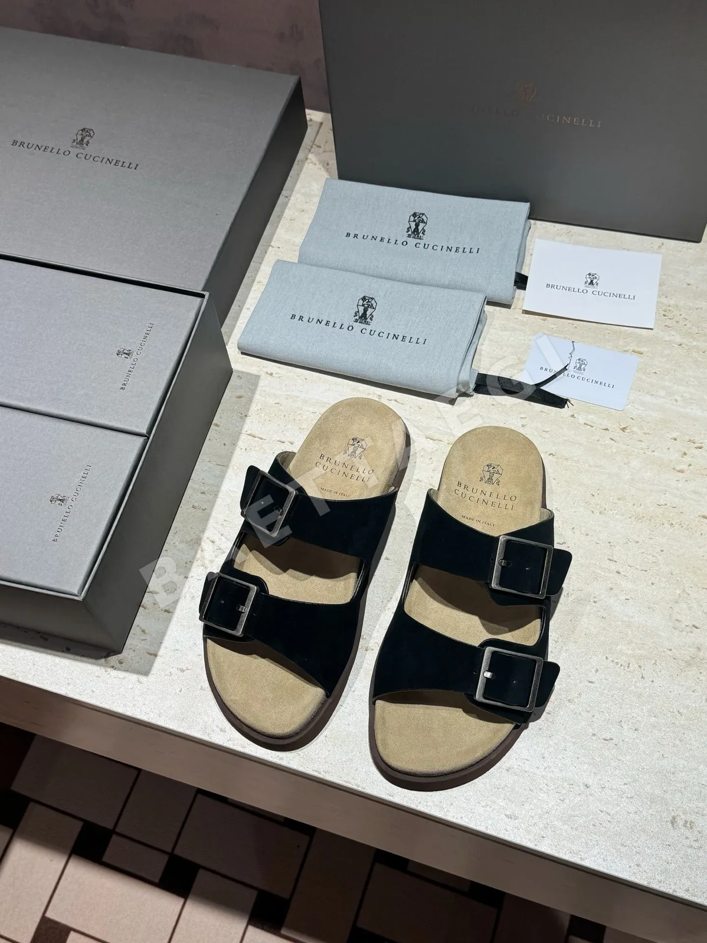 브루넬로쿠치넬리 남성 스웨이드 비치샌들 상세 이미지 5