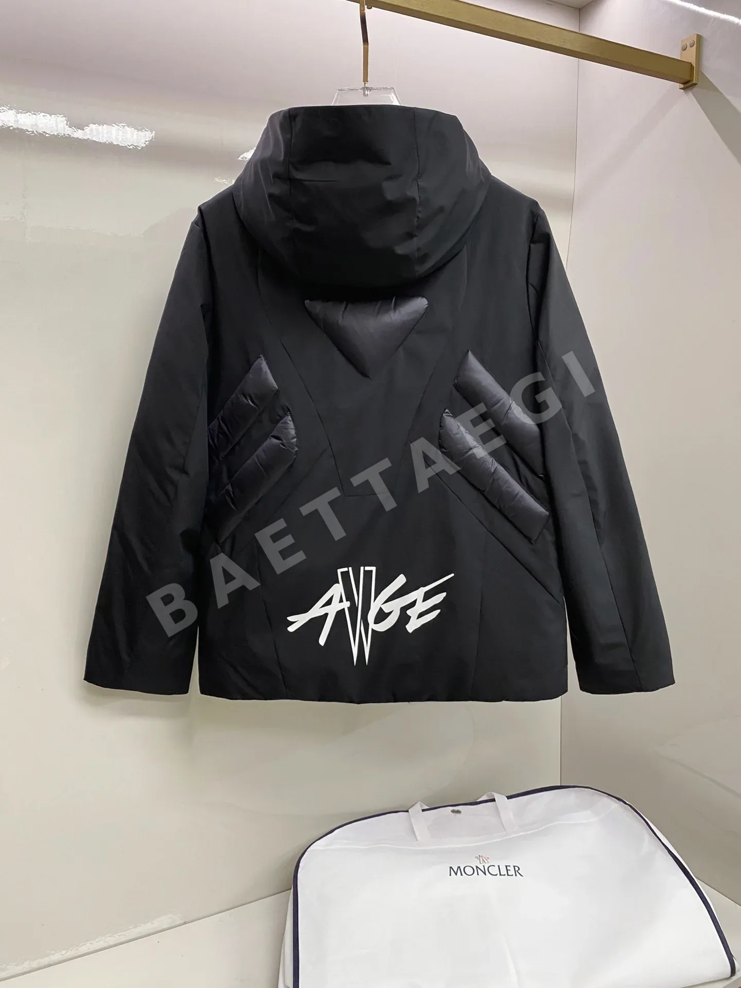 몽클레르 x 에이셉 라키 줌콰트 쇼트 다운 재킷 블랙 상세 이미지 2