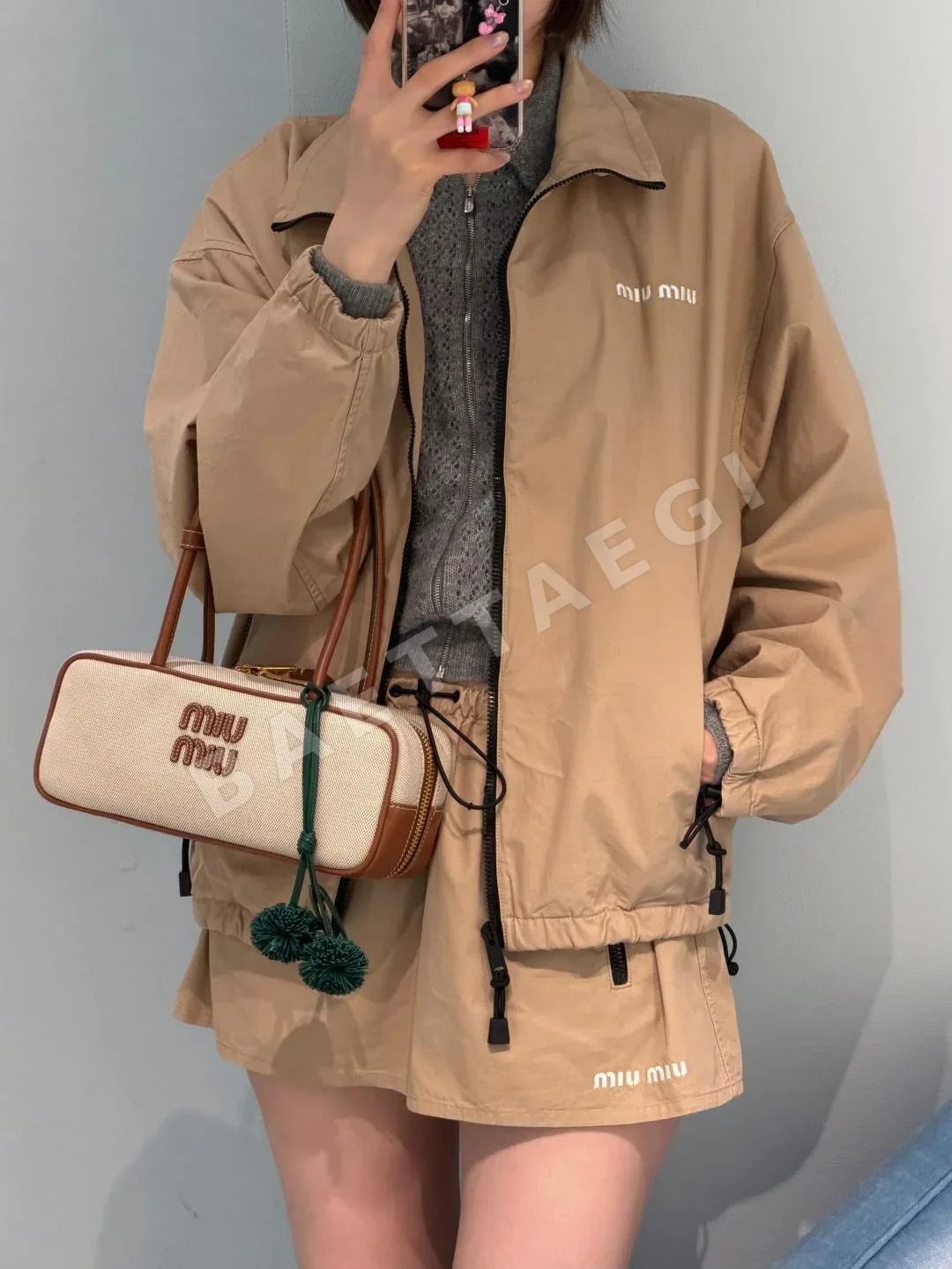 미우미우 카키 스탠드 카라 캐주얼 트랙수트 세트 상세 이미지 6