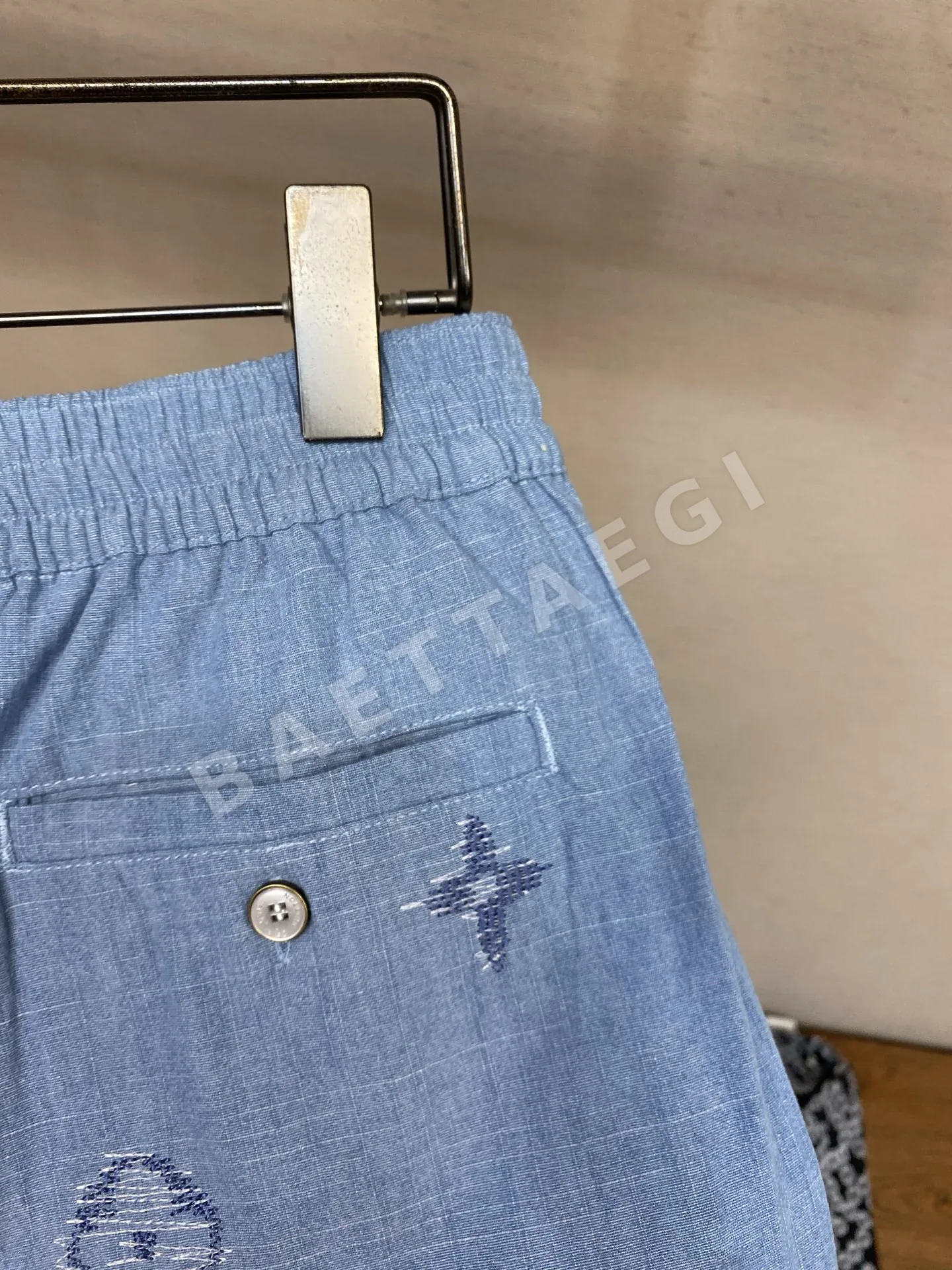 루이비통 LV 자수 로고 유스 천 소재 남성 반바지 상세 이미지 9