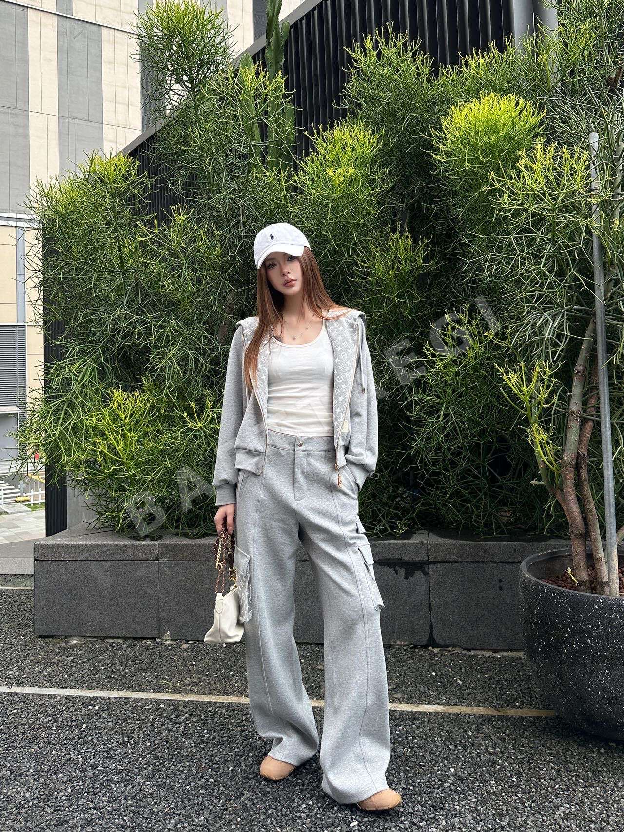 루이비통 카고 와이드 레그 패턴 바지