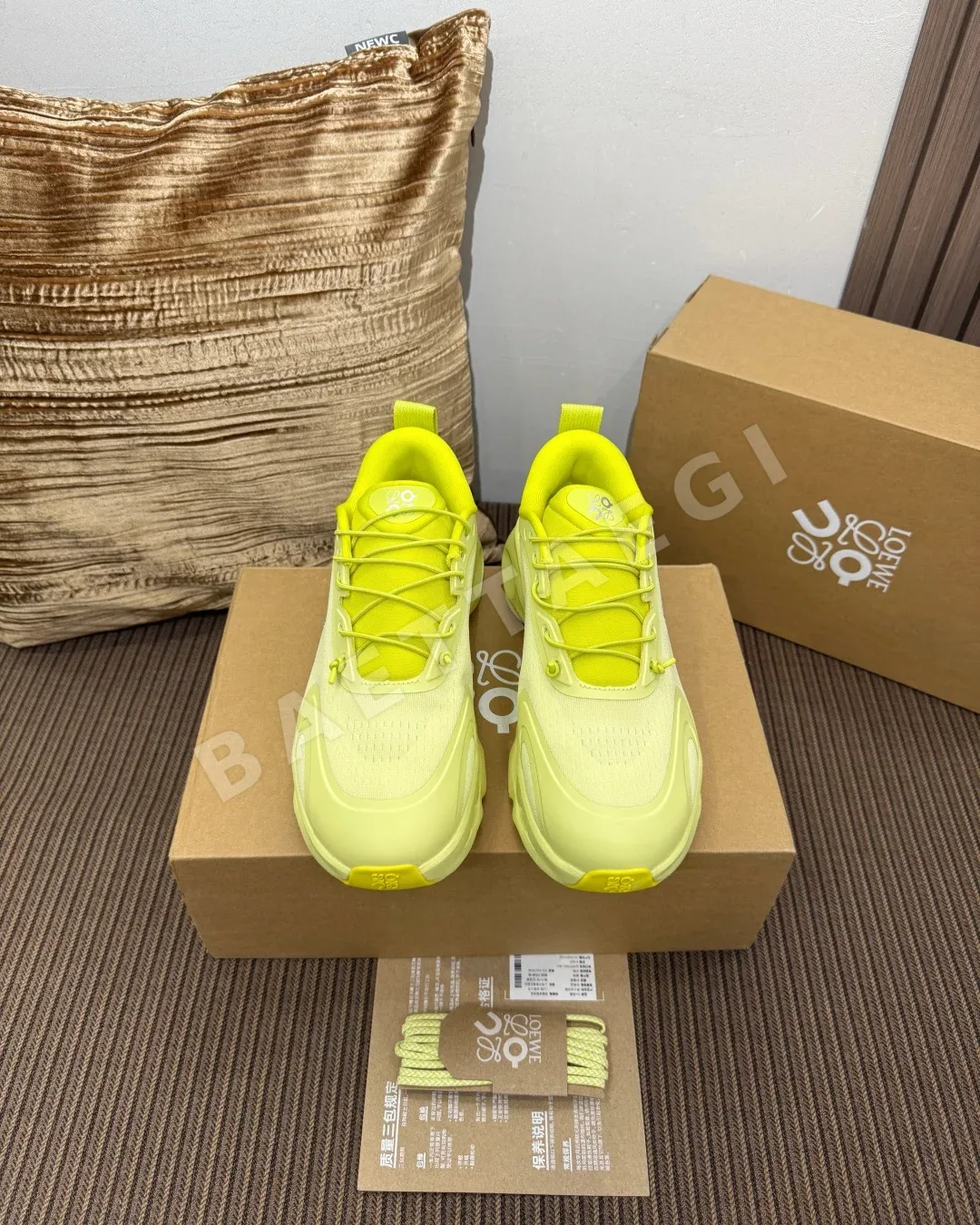 로에베 스니커즈 187639