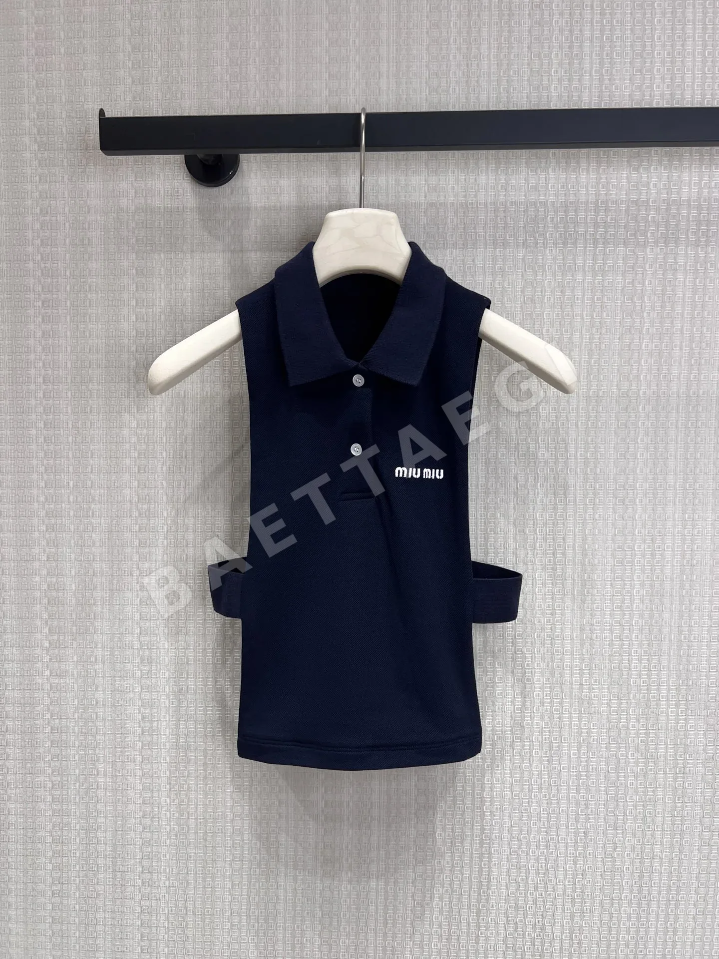 미우미우 네이비 블루 크롭 반팔 폴로셔츠 97515