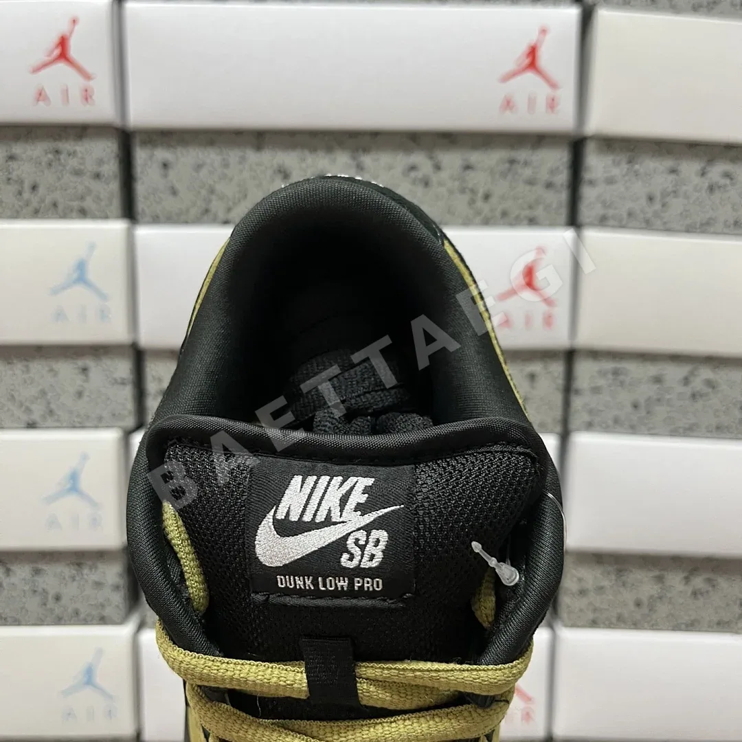 나이키 [AY] SB 덩크 로우 HQ8487-300 201035 Nike SB Dunk Low Supreme 94 Camper Green 상세 이미지 5