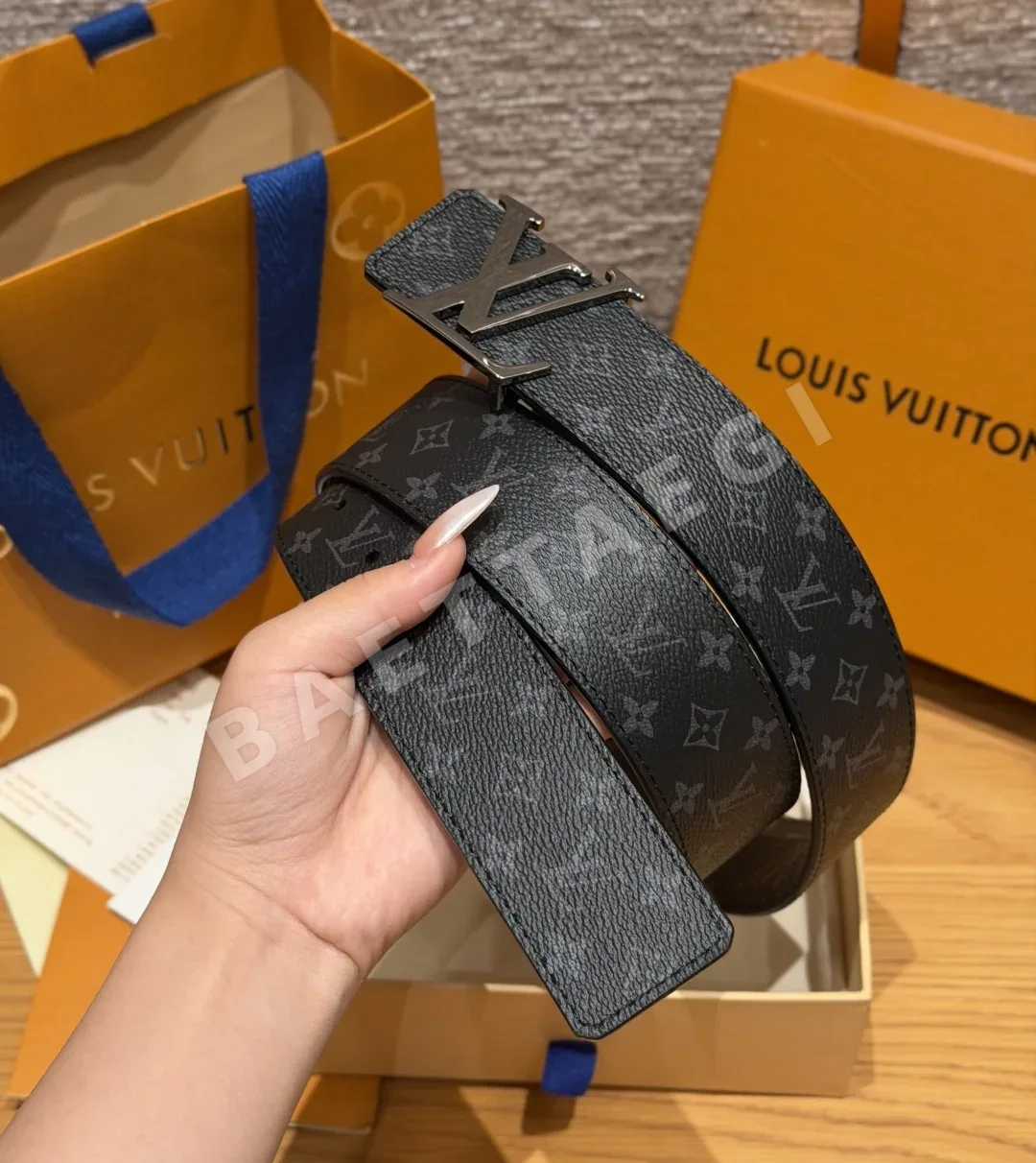 루이비통 이니셜 40mm 리버시블 벨트 상세 이미지 3