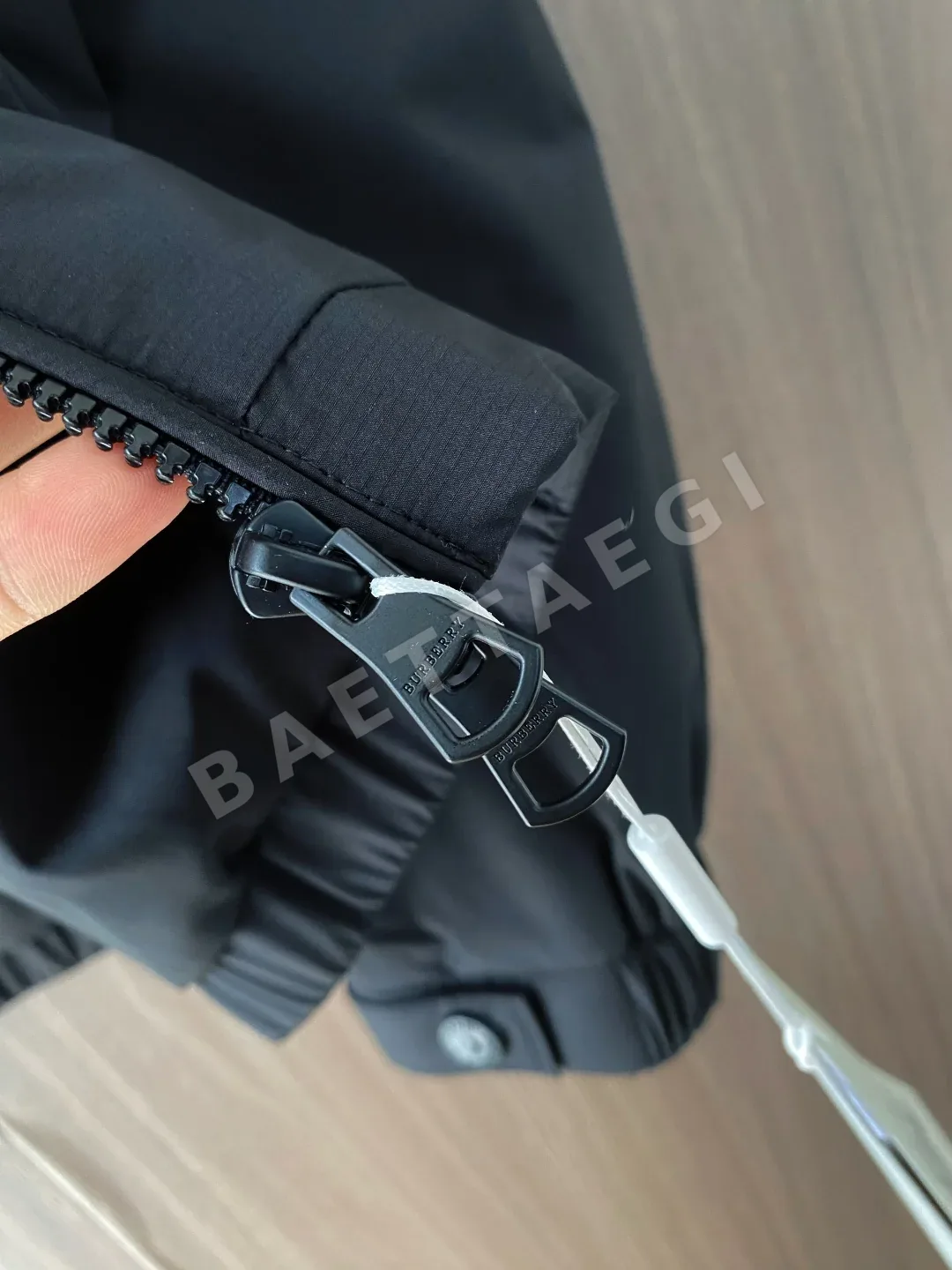 버버리 남성 후드 자켓 상세 이미지 7