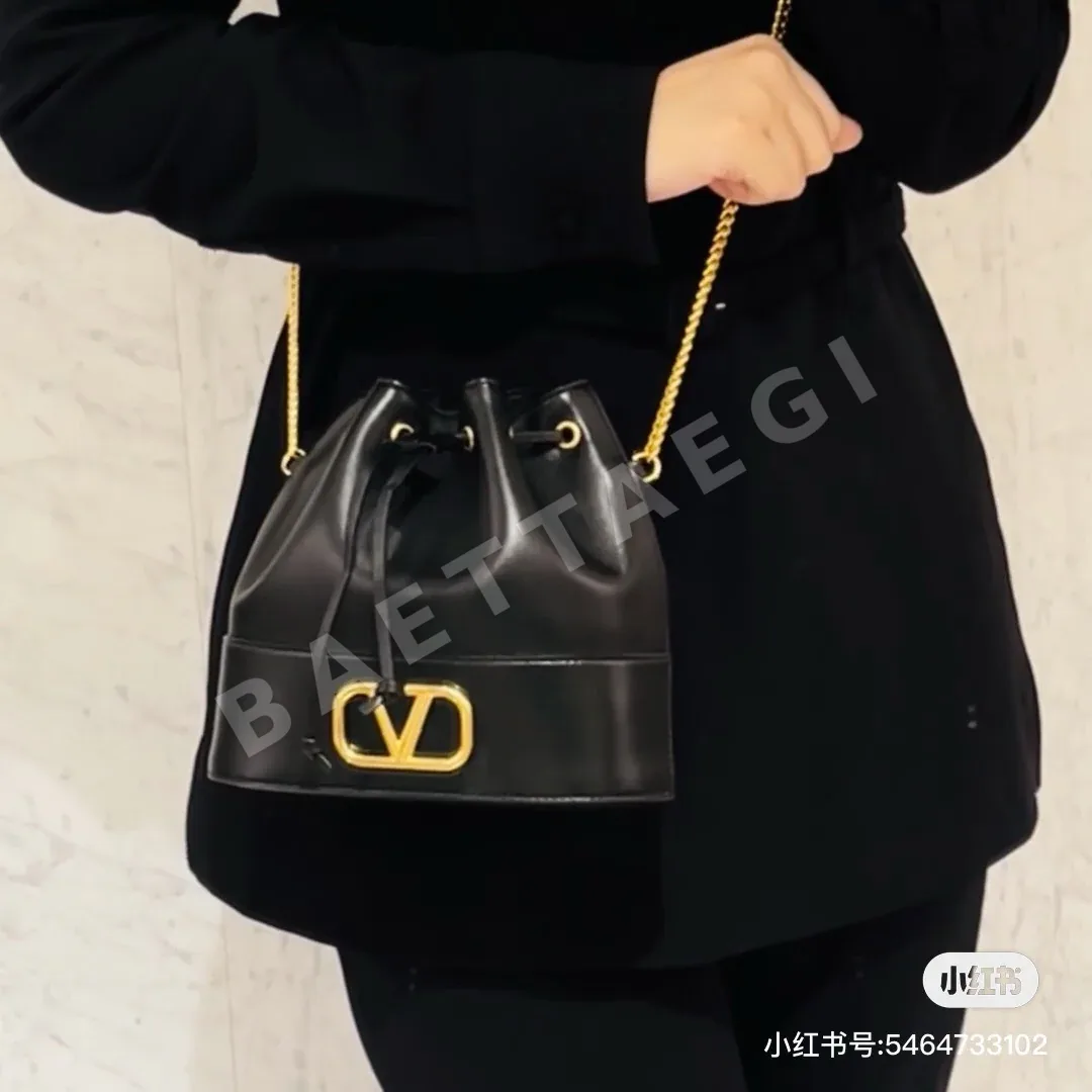 발렌티노 V로고 1188 램스킨 버킷백 레플리카 상세 이미지 2