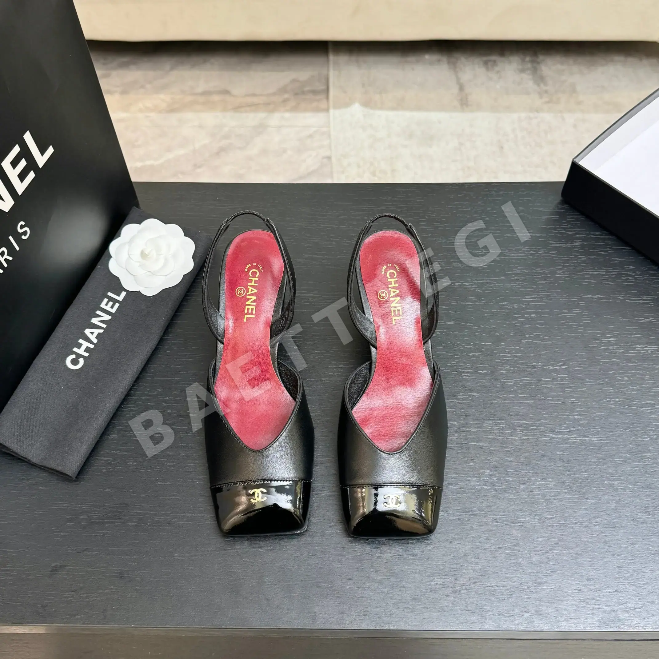 샤넬 더블 C 스티치 스퀘어토 백리스 샌들 98601