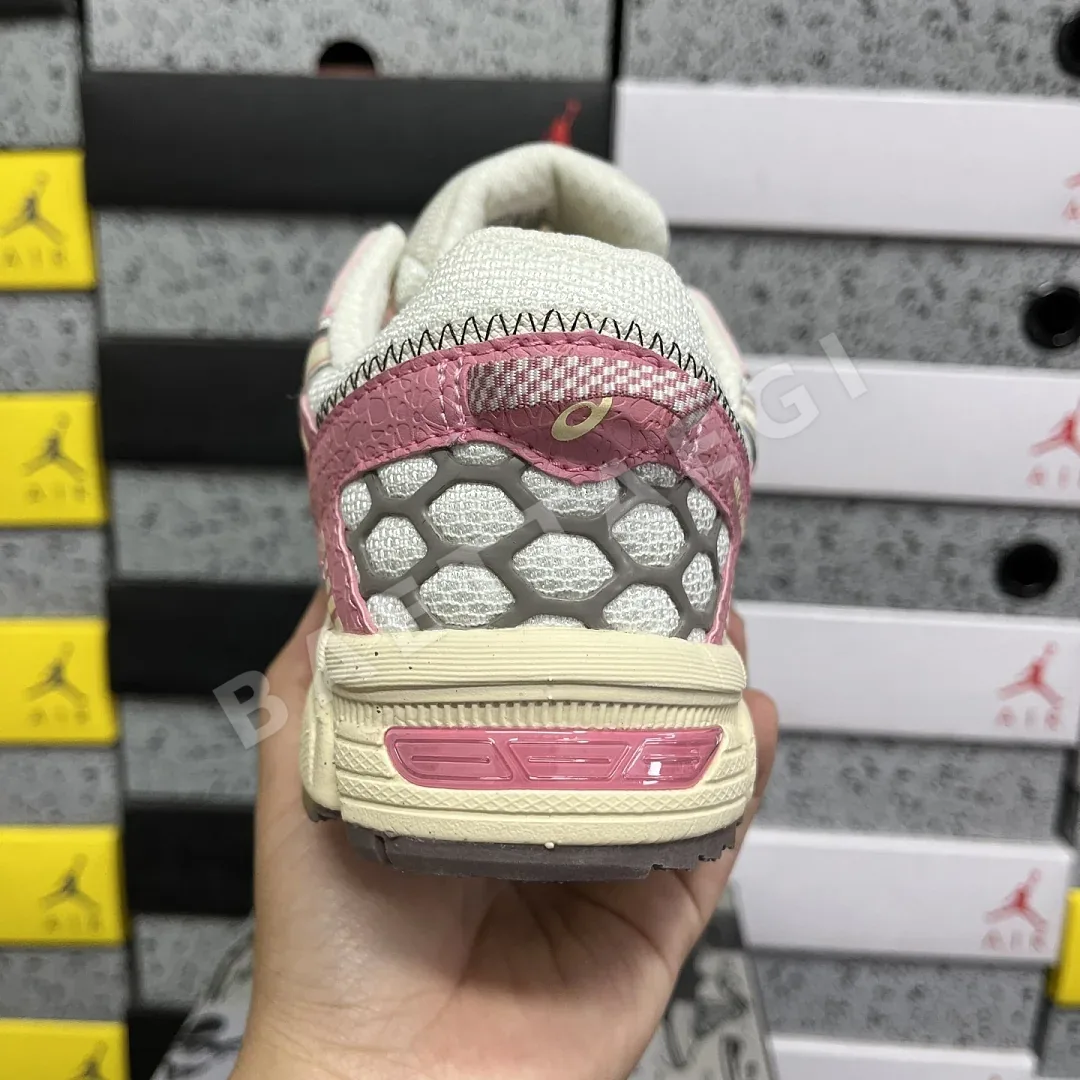 아식스 [XY] 젤 카하나 8 1012A978-103 200345 Asics Gel-Kahana 8 상세 이미지 5