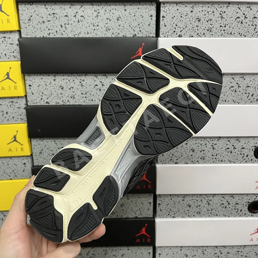 아식스 [GX] 젤 NYC 1203A739-001 200520 Asics Gel-NYC Black Black 상세 이미지 8