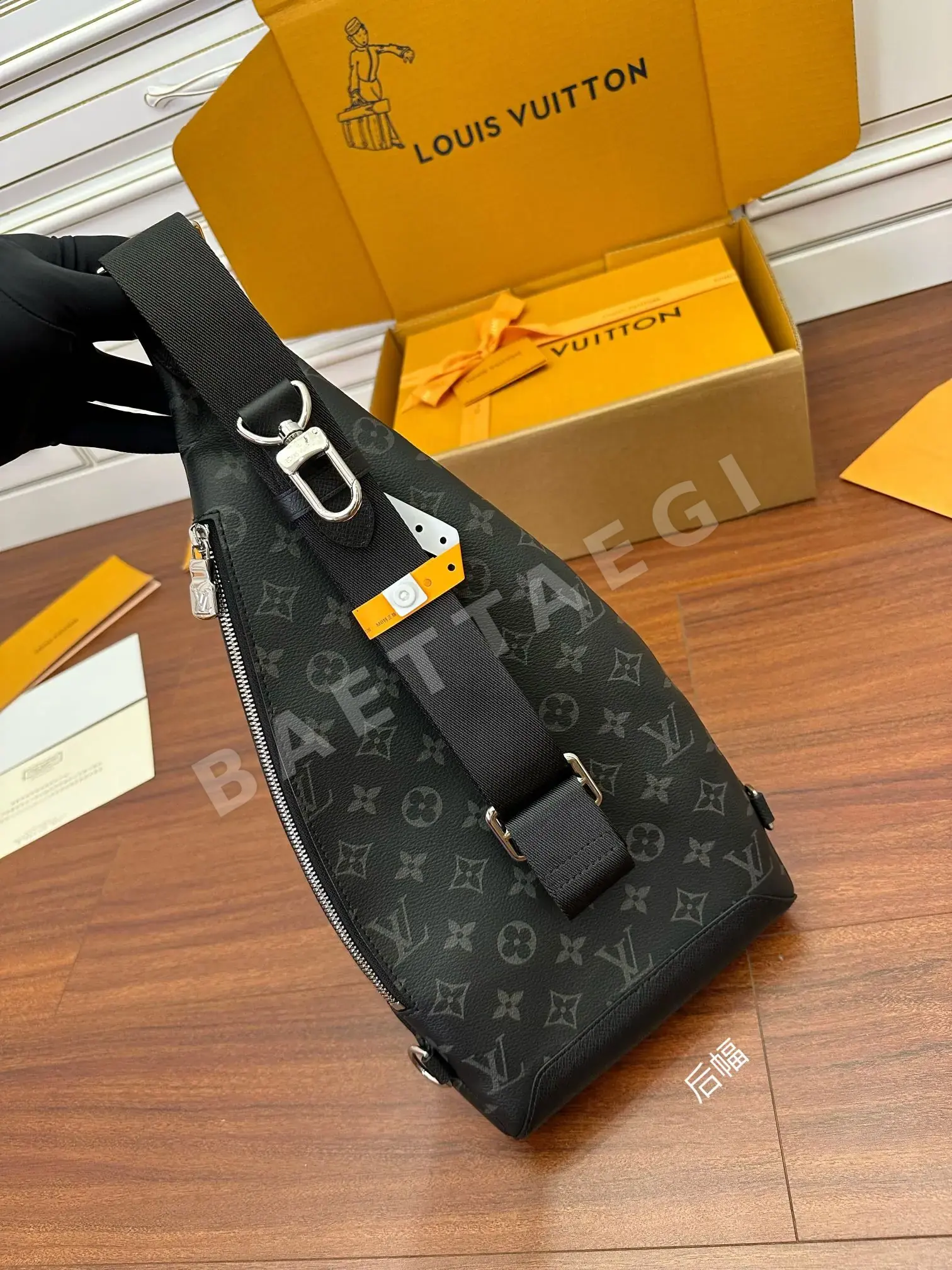 루이비통 M30936 가방 상세 이미지 2