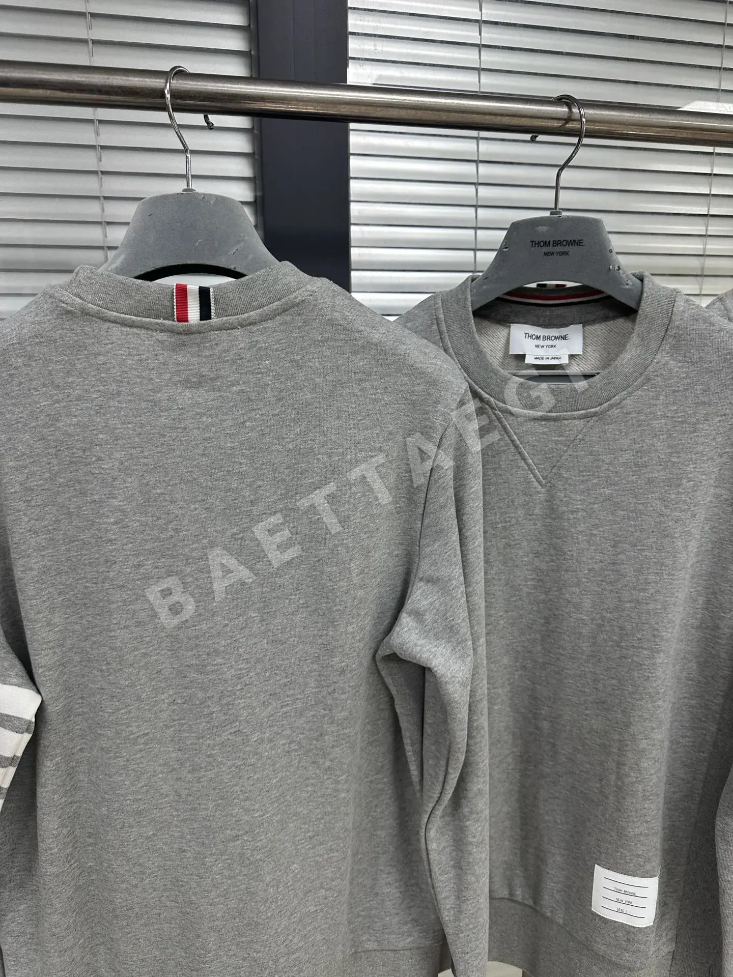 톰브라운 리브 니트 크루넥 긴팔 스웨터 상세 이미지 6