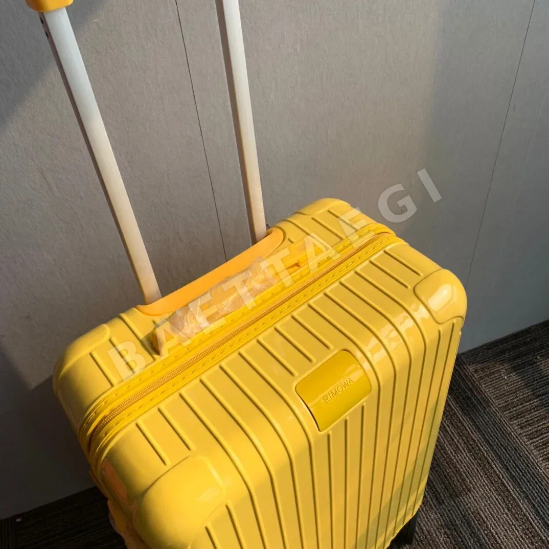 여행가방 리모와 초경량 금색 여행가방 상세 이미지 6