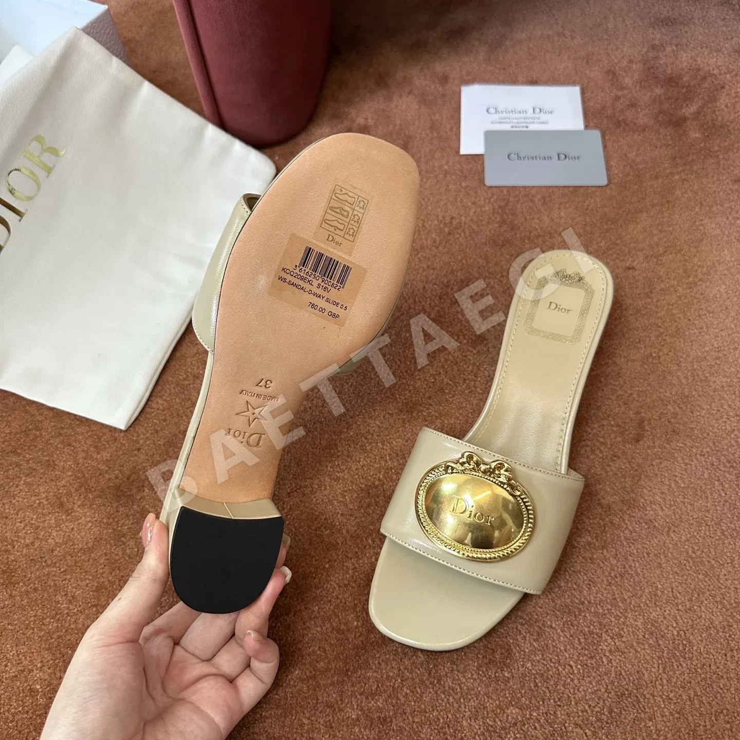 디올 디웨이 뮬 로고 상세 이미지 6