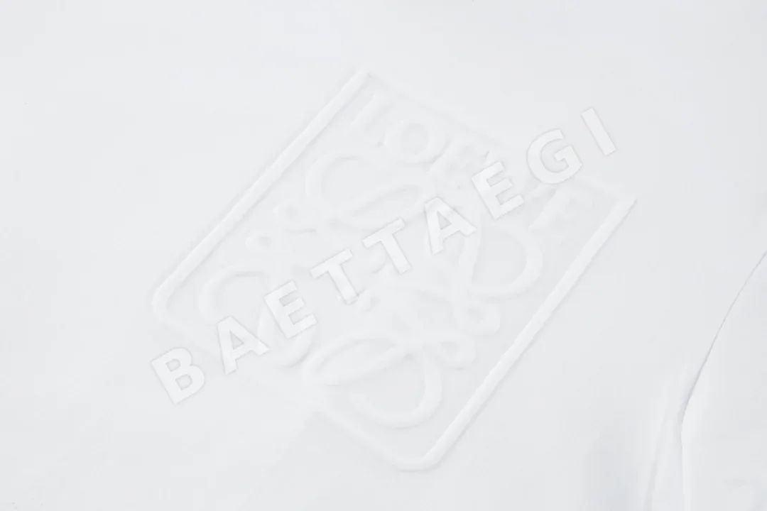 로에베 엠보싱 반팔 티셔츠 상세 이미지 5