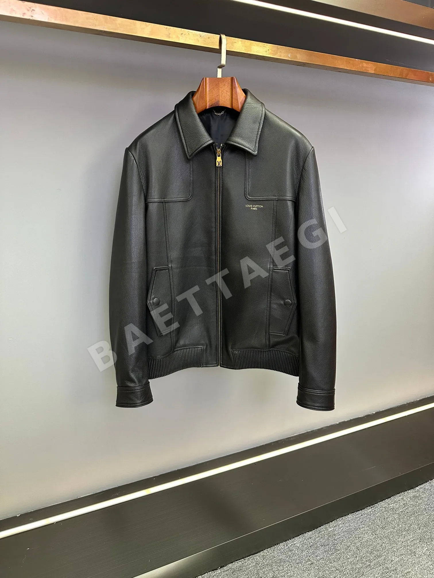 루이비통 LV 페블드 레더 라펠 보머 자켓 186362