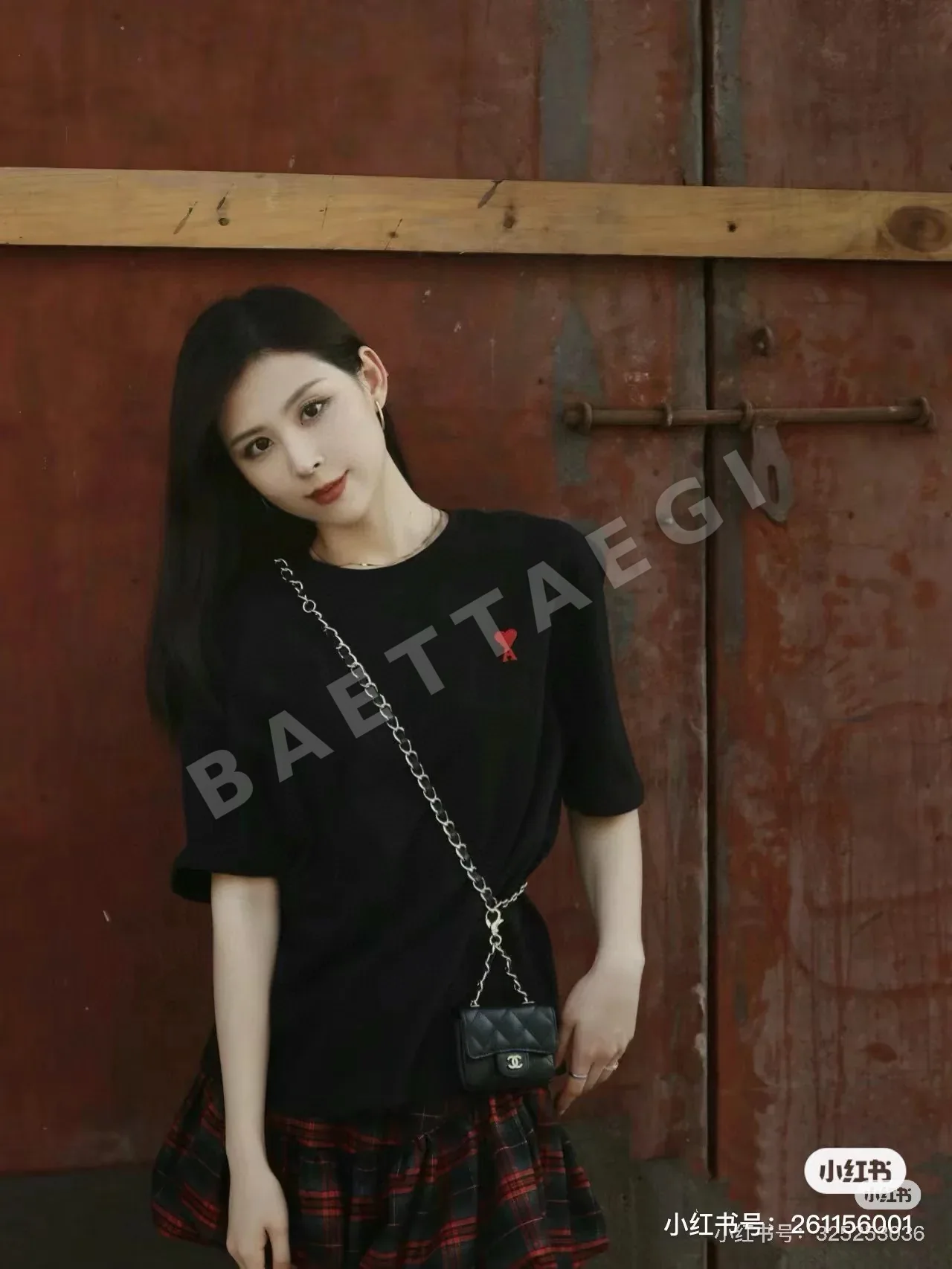 아미 하트 자수 크루넥 여성 반팔 티셔츠 상세 이미지 7