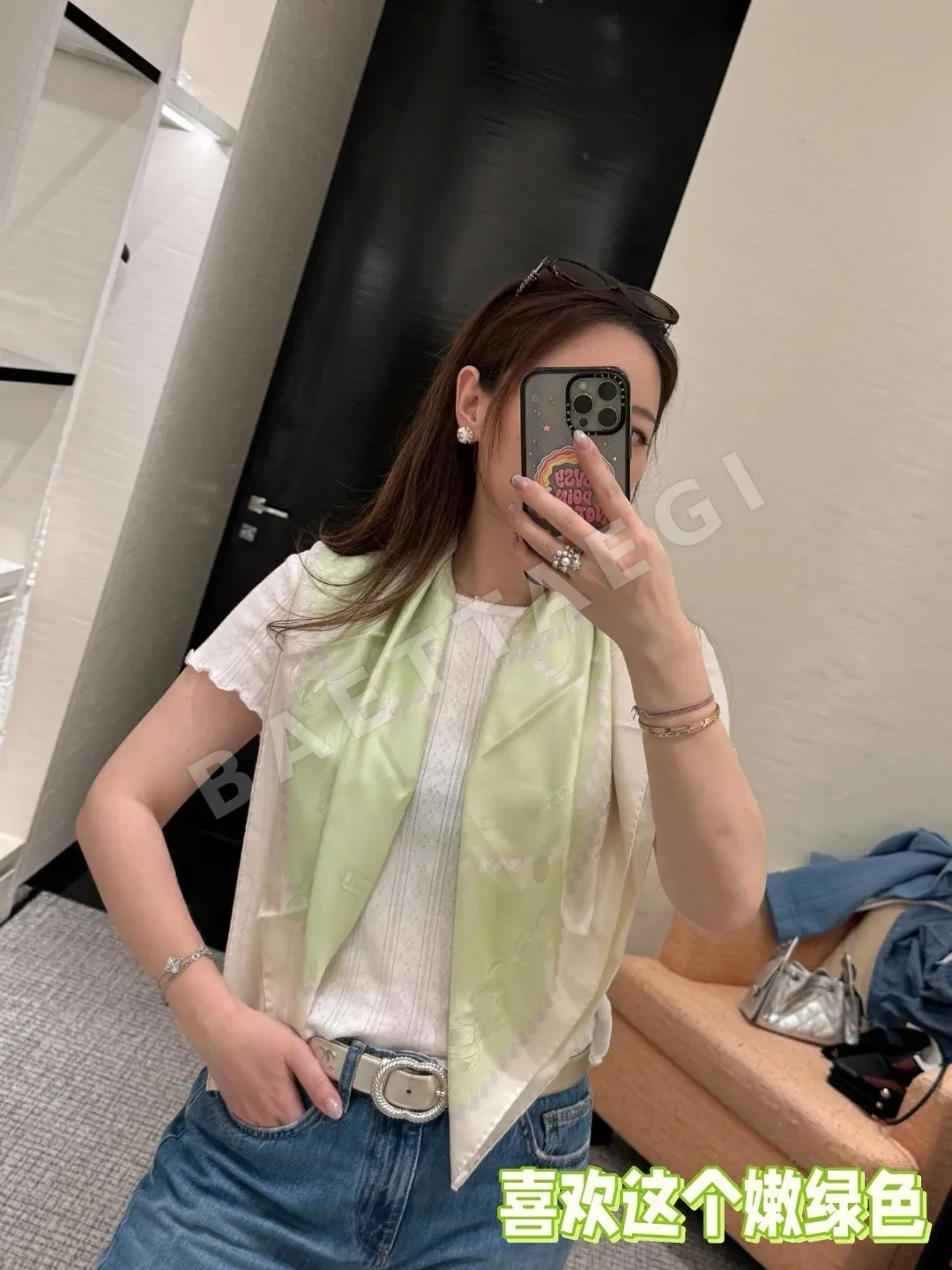 샤넬 블랙&화이트 더블 C 스터드 귀걸이 상세 이미지 4