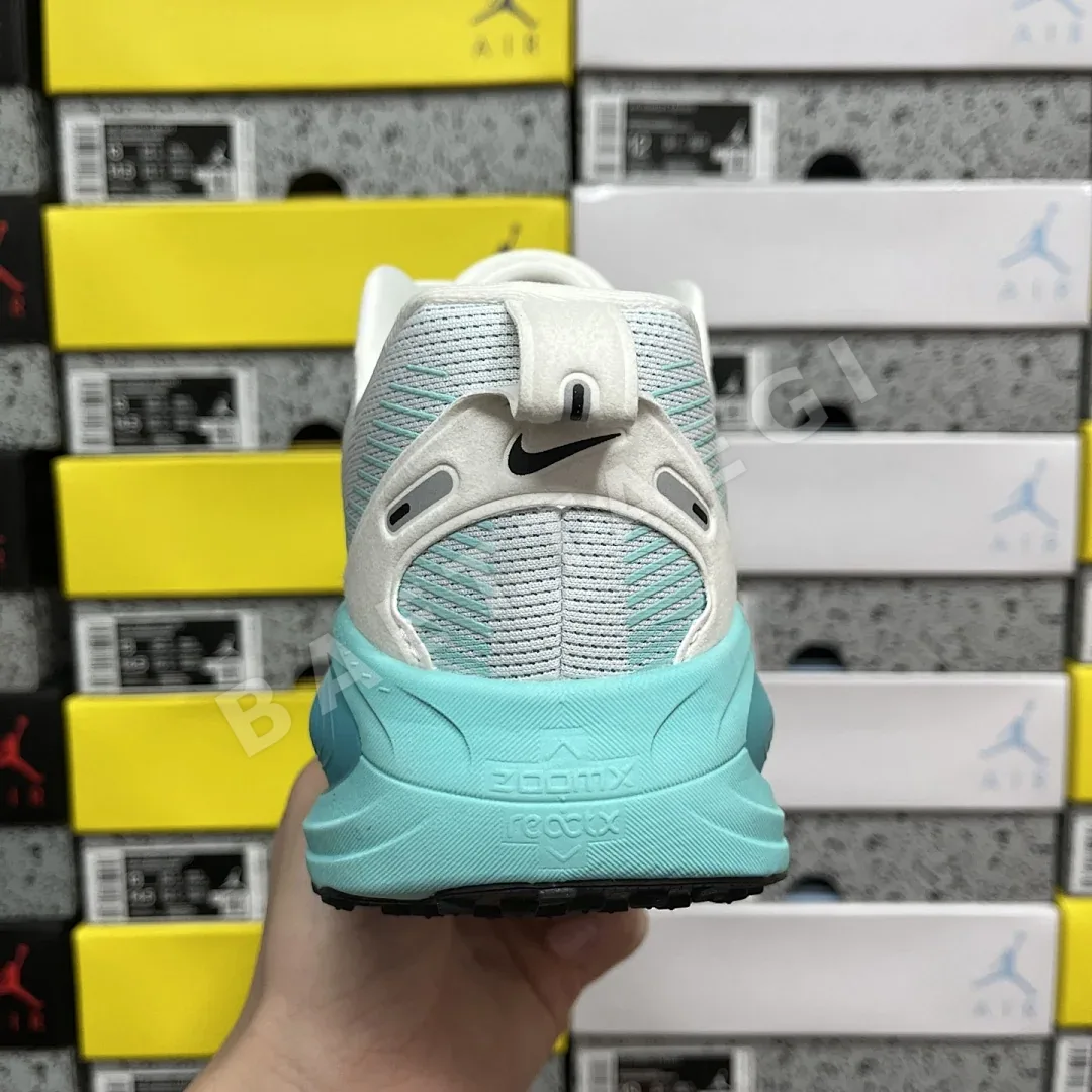 나이키 줌 보메로 18 HM6803-103 201106 Nike Zoom Vomero 18 상세 이미지 5