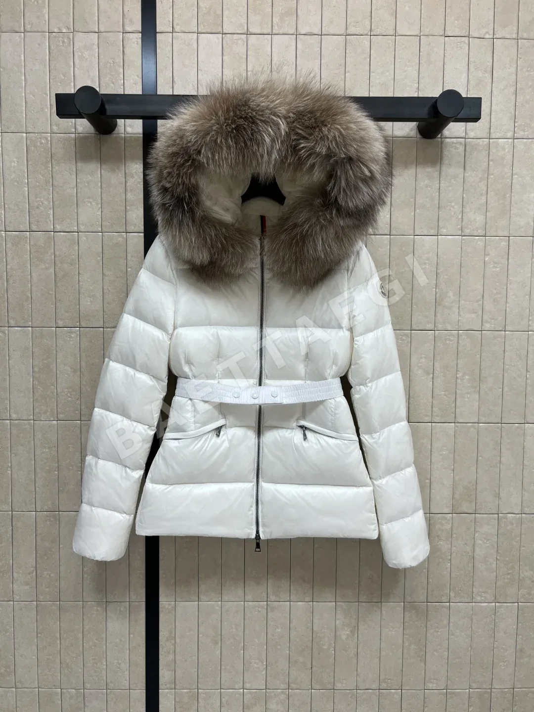 몽클레르 보에드 숏 패딩 점퍼