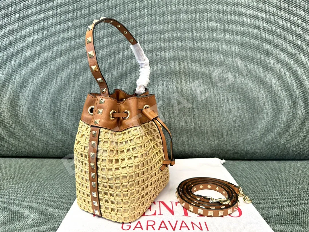 발렌티노 우븐 라피아 버킷백 상세 이미지 2
