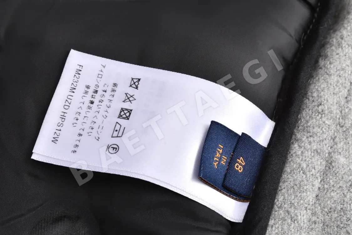 루이비통 엠보스 그레이 다운 남성 패딩 상세 이미지 10
