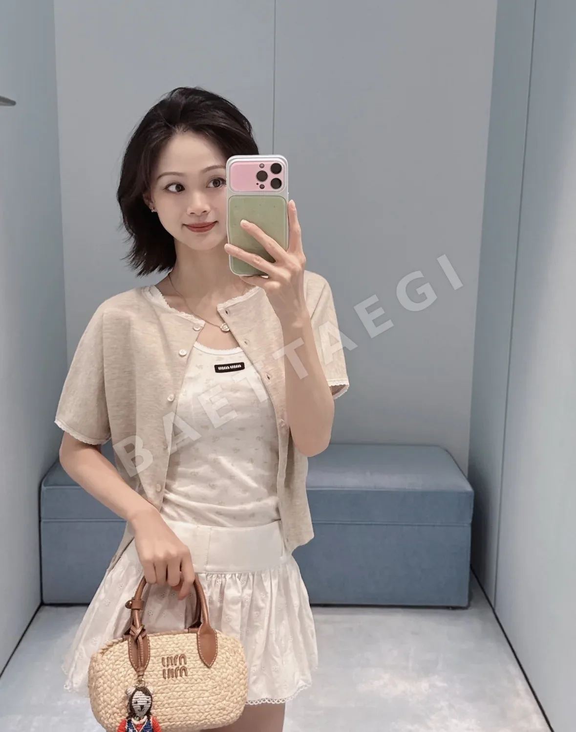 미우미우 화이트 자수 플리츠 미니스커트 상세 이미지 6