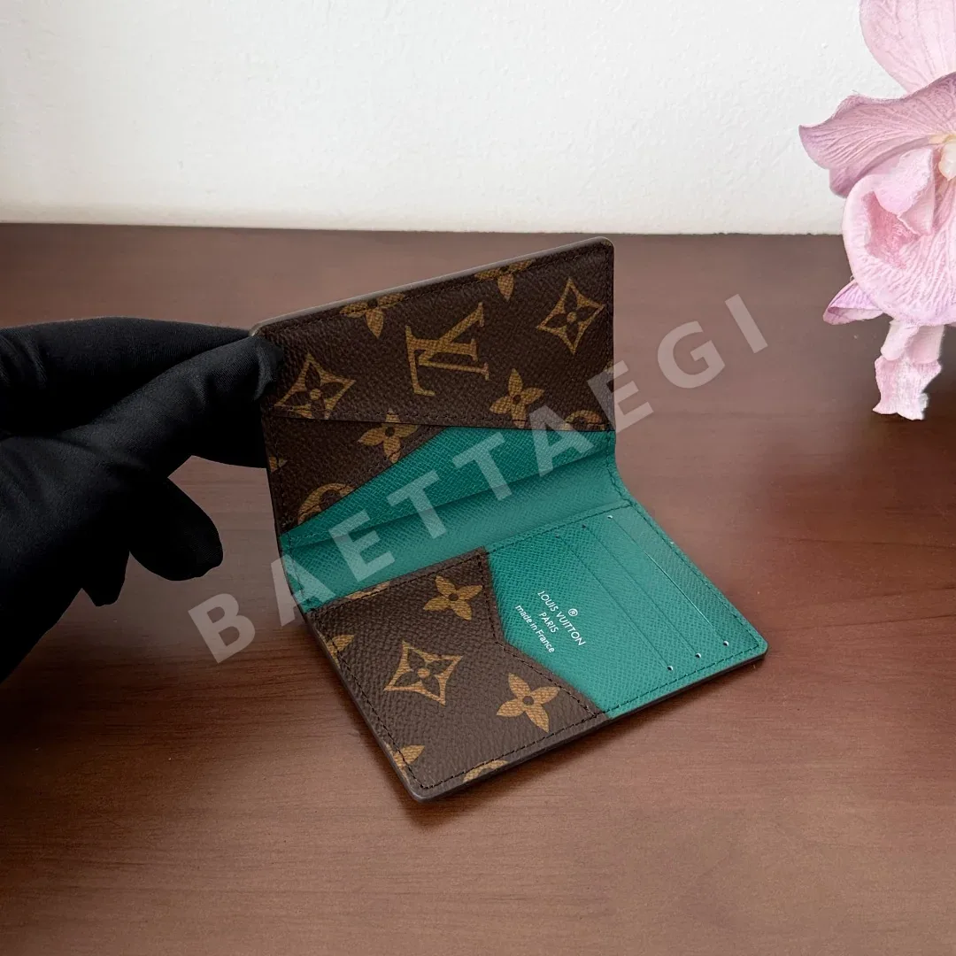 루이비통 모노그램 캔버스 녹색 카드 지갑 M12829 상세 이미지 5
