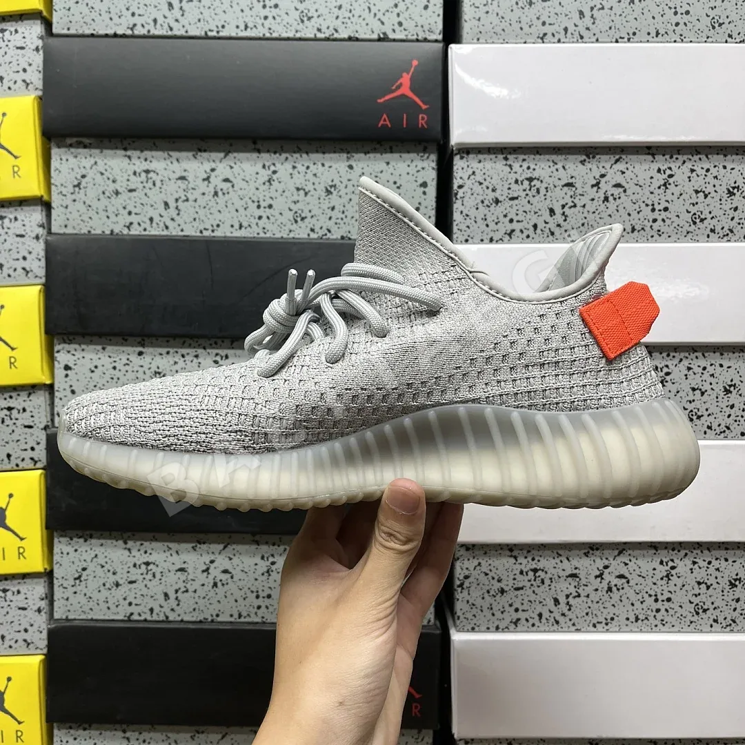 아디다스 [XQ] 이지 부스트 350 V2 FX9017 200787 Adidas Yeezy Boost 350 V2 Tail Light 상세 이미지 9