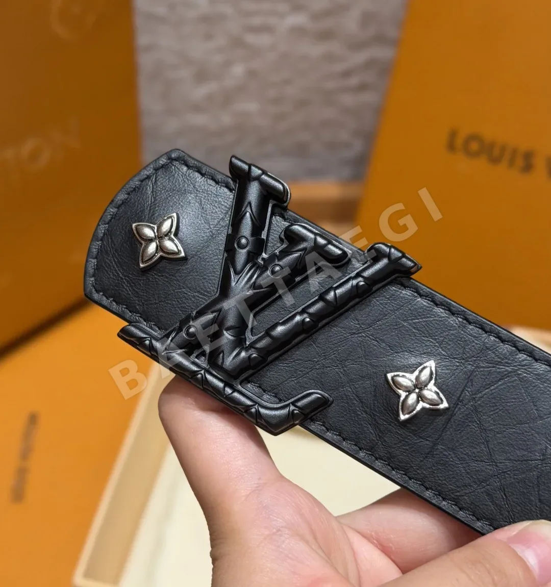루이비통 LV 이니셜 40mm 트리옹 가죽 벨트 상세 이미지 3