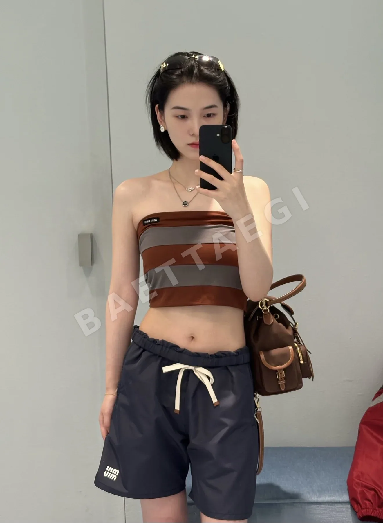 미우미우 네이비 나일론 반바지 101564
