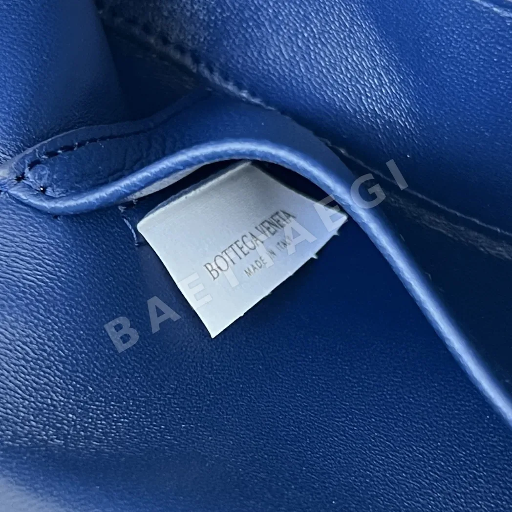 보테가베네타 뉴 베니티 스웨이드 메이크업 백 789109 5632 상세 이미지 9